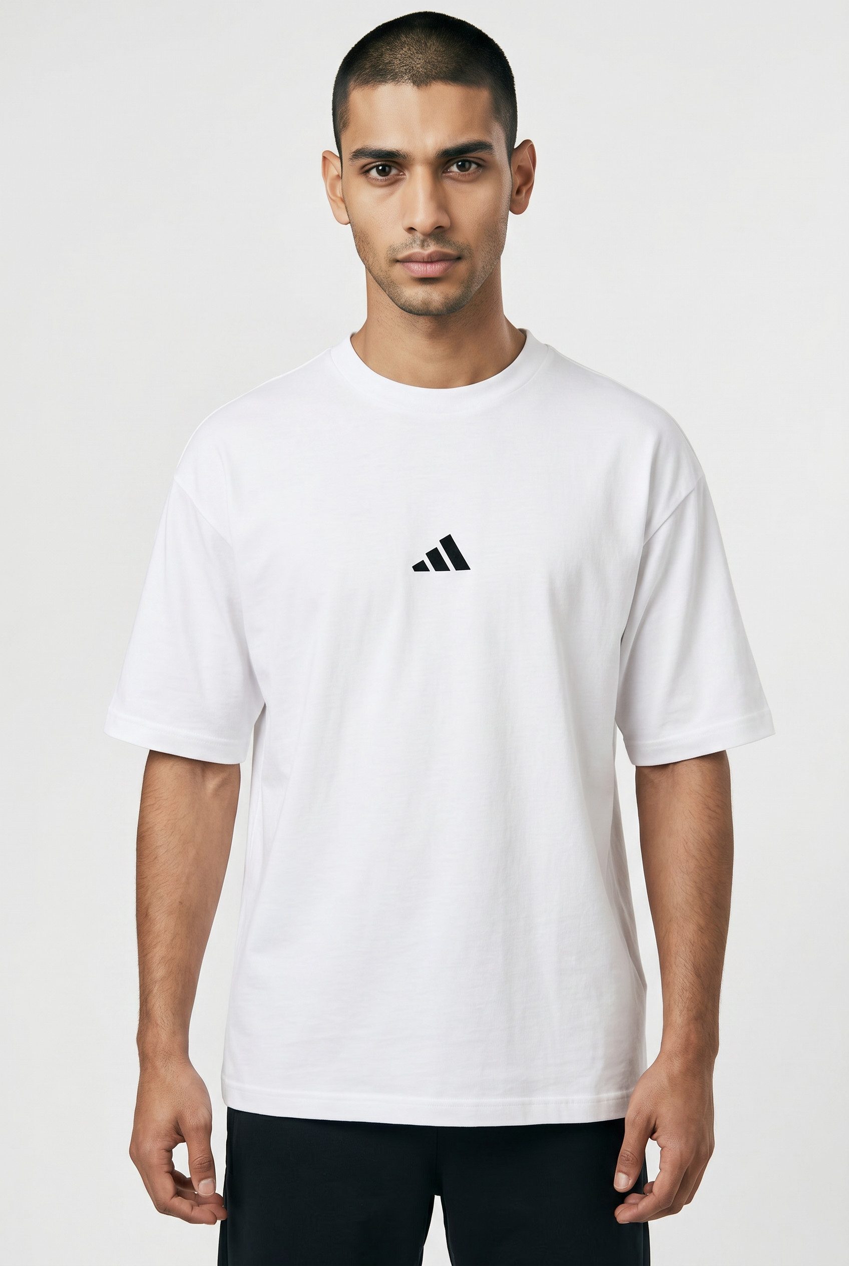 adidas Sportswear T-Shirt M FI SL T sportlicher Stil, Kurzarm, mit kleinem 3-Streifen Logo. Reduzierter Preis € 26,99. Unverbindliche Preisempfehlung € 35,00