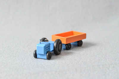 Spielzeug-Auto Holzspielzeug Traktor mit Anhänger HxBxT 3,5x7,5x3cm NEU, Mit Anhänger