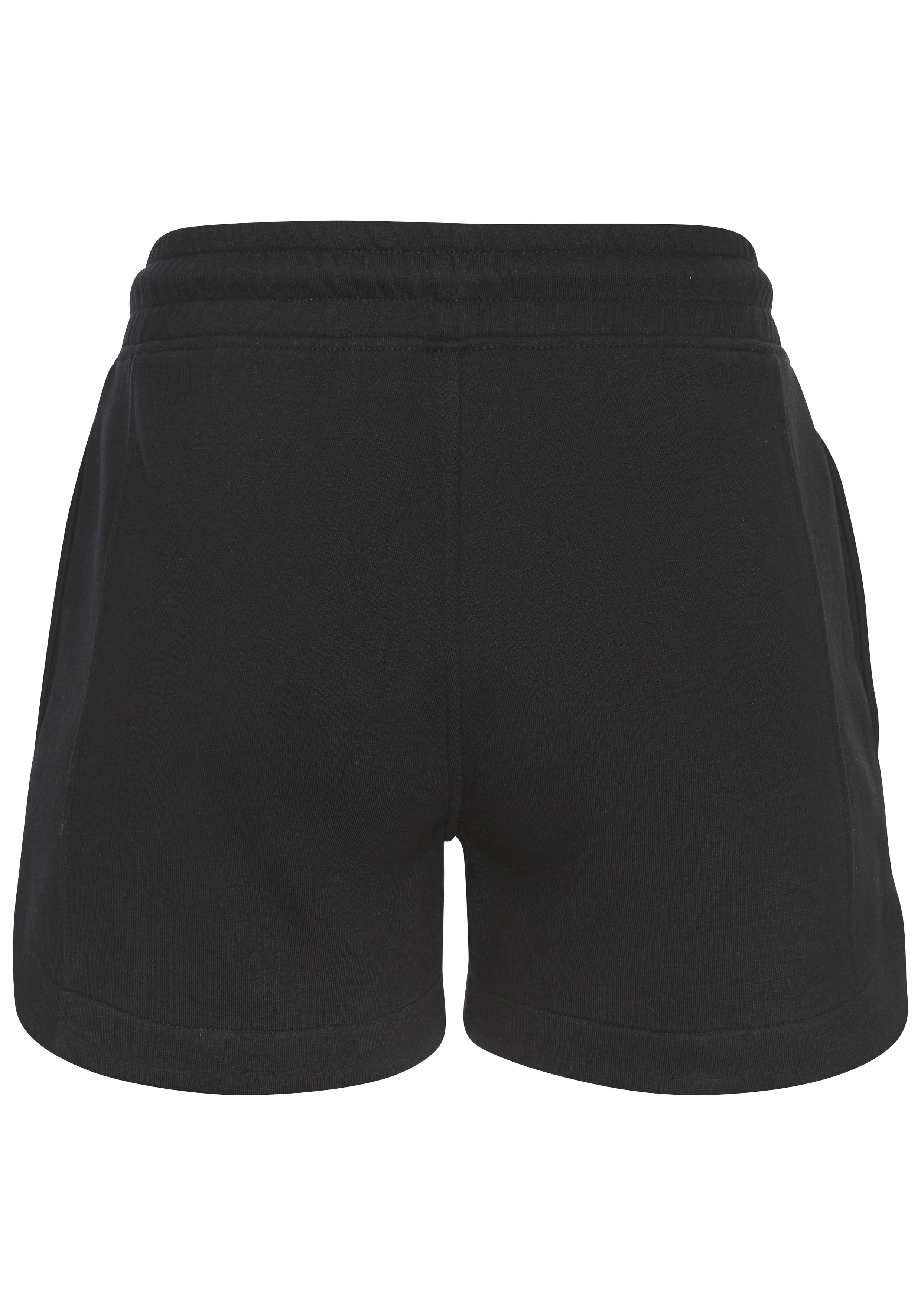 Buffalo Sweatshorts mit kleiner Logostickerei