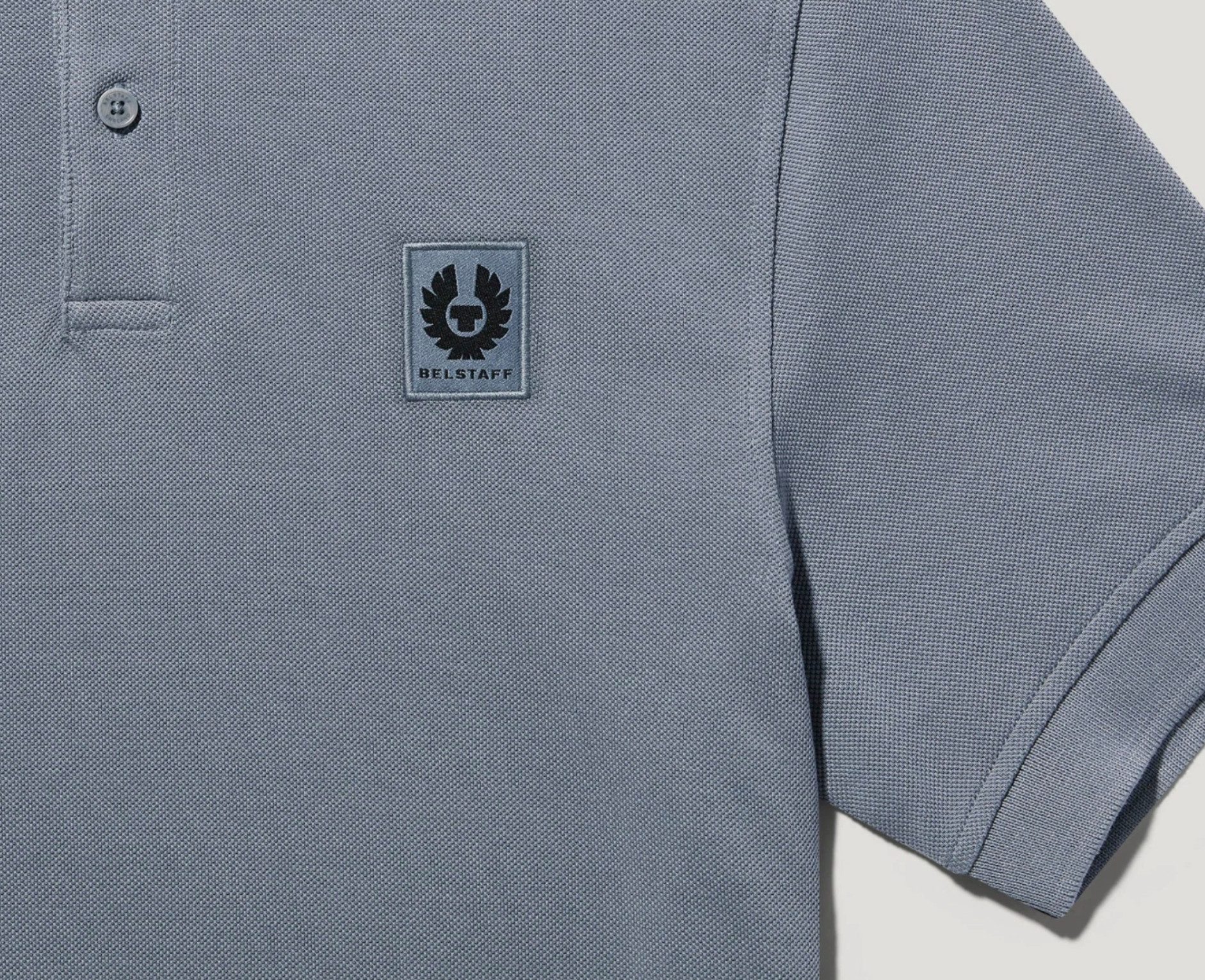 Belstaff Poloshirt Herren Retro Patch Regular Comfort Fit Baumwollpiqué Gestickter Phönix-Aufnäher, Rippkragen und bündchen