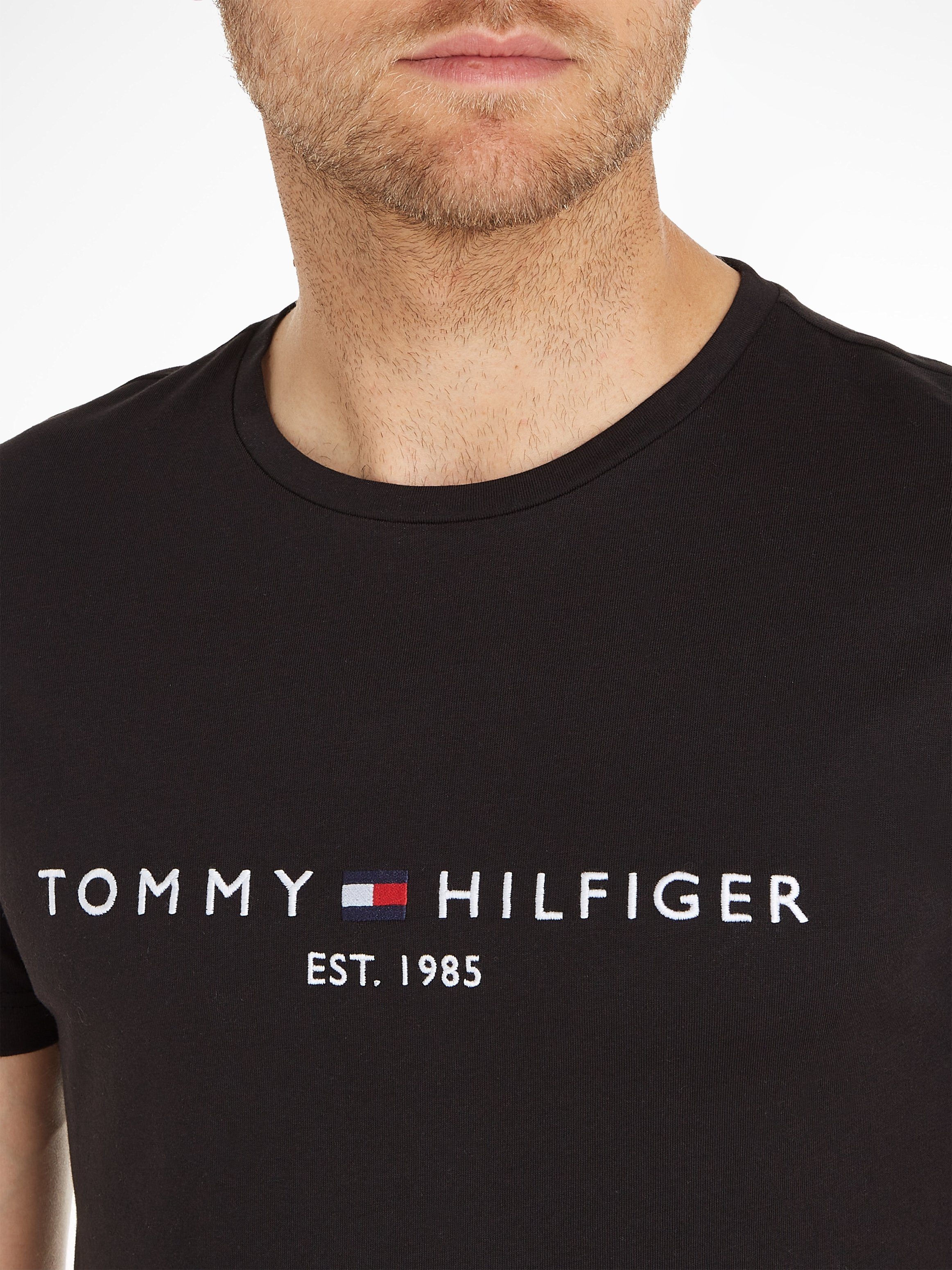 Tommy Hilfiger T-Shirt TOMMY FLAG HILFIGER TEE aus Bio-Baumwolle, Regular Fit