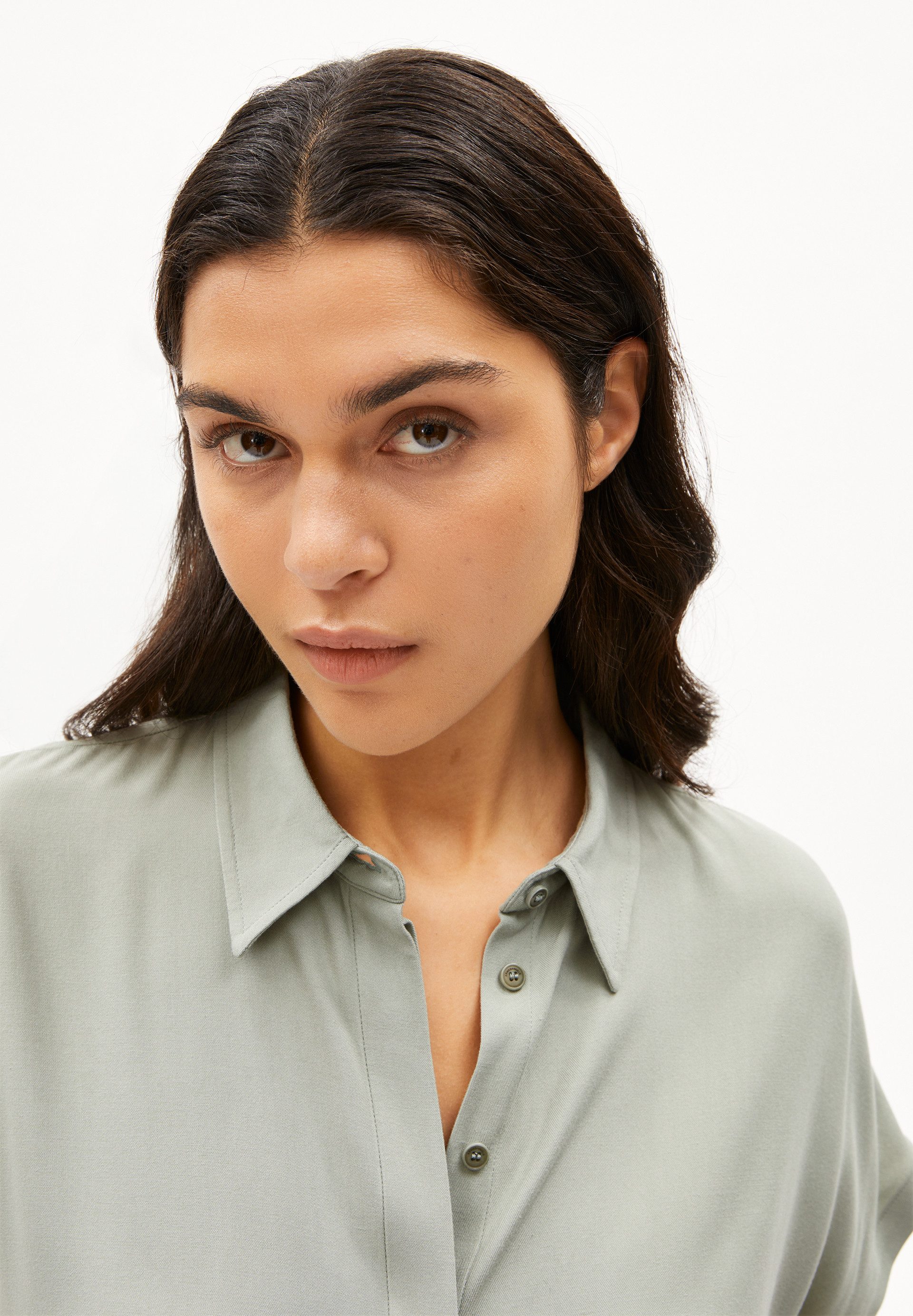 Armedangels Hemdbluse LARISAANA Bluse aus LENZING™ ECOVERO™ Viskose (1-tlg) Relaxed Fit