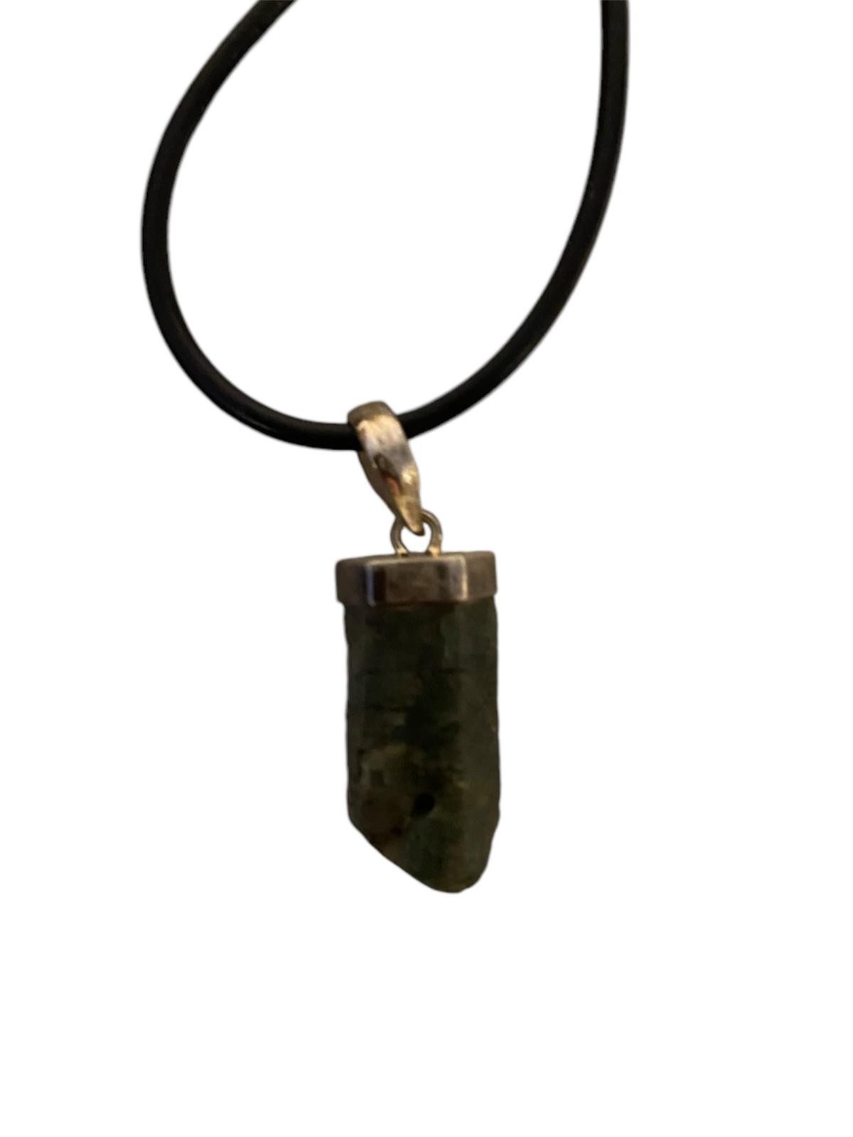 Eden Stone Kette mit Einhänger Halskette Smaragd-Heilstein Anhänger 925er Silberkappe Grüner Kristall (1-tlg)