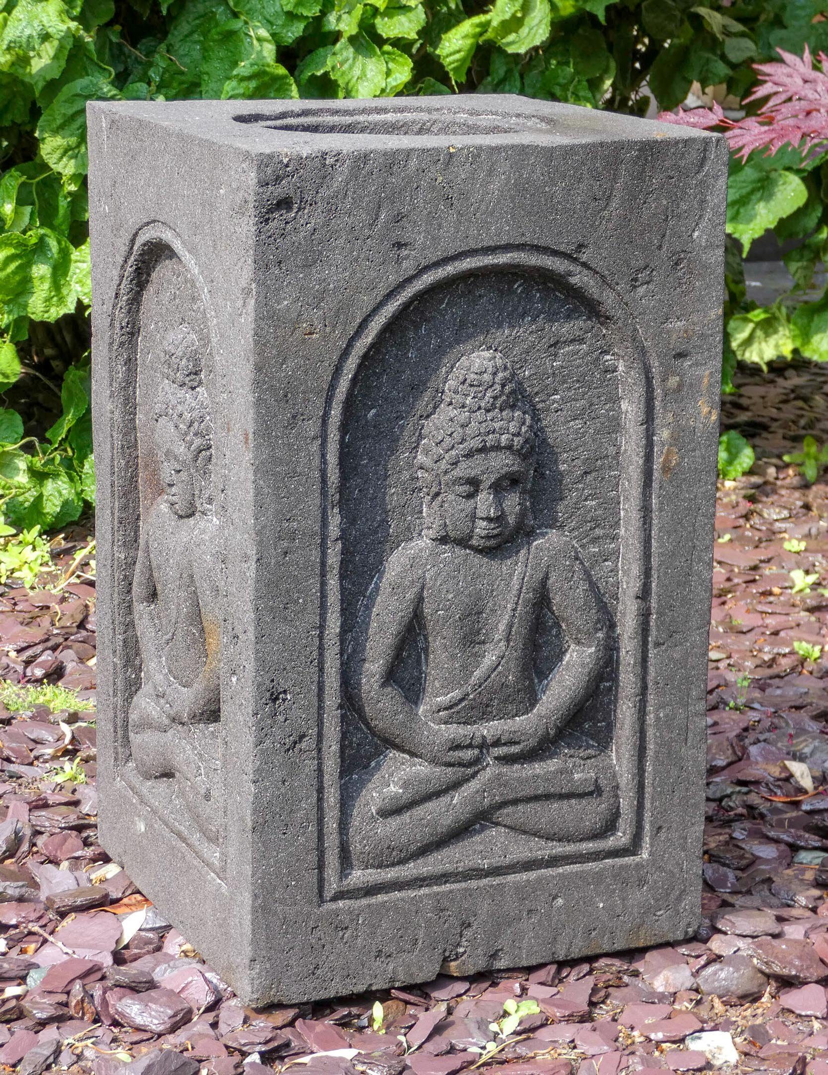 IDYL Gartenfigur Lava-Stein Becken 4-eckig "Wasserbecken mit Buddha`s", Lavastein – ein Naturprodukt mit leichten Einschüssen – witterungsbeständig gegen Frost, Regen und UV-Strahlung.
