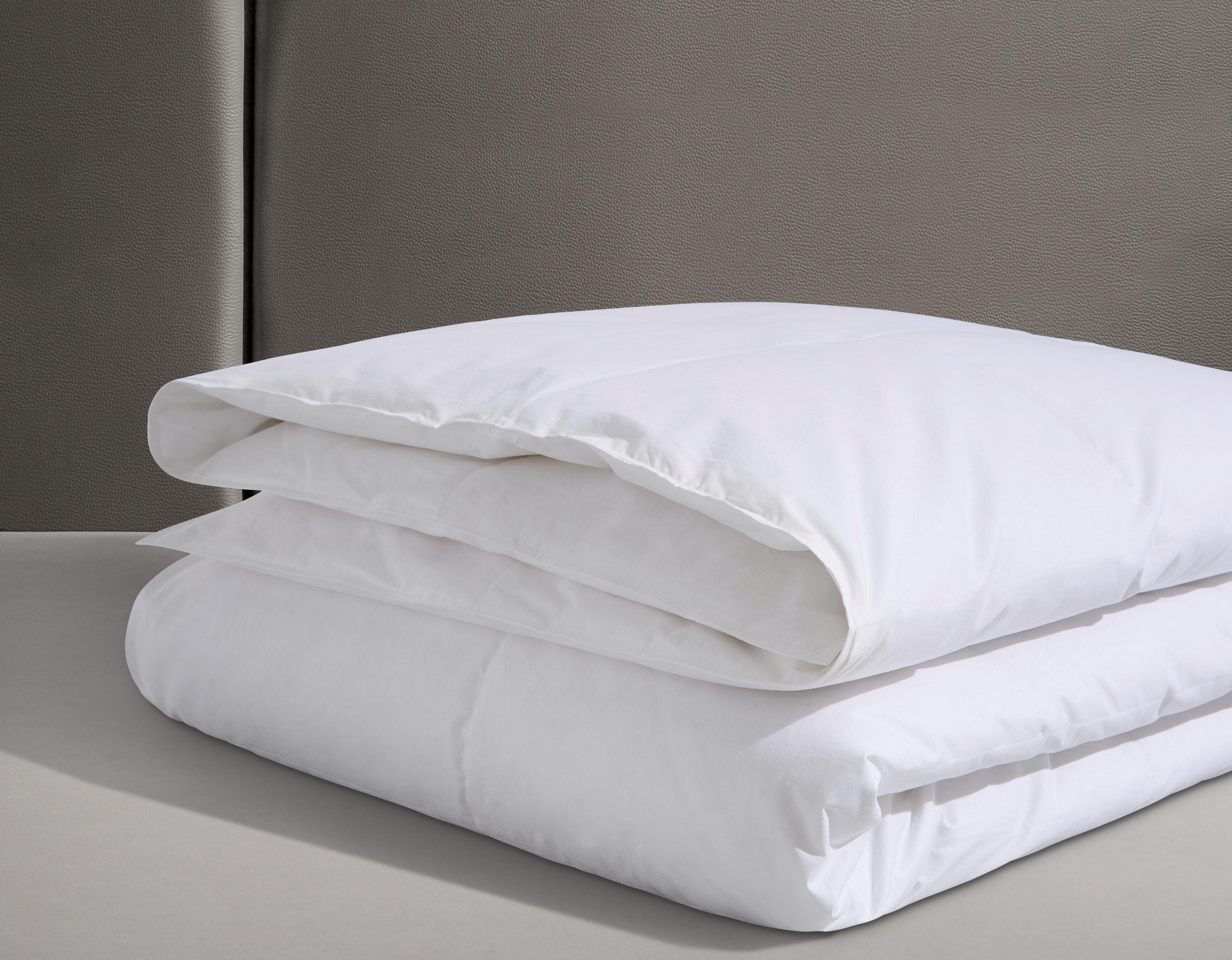 OTTO home Daunenbettdecke Köniz, Bettdecke 135x200 cm, 155x220 cm und weitere Größen, Füllung: 60% Daunen, 40% Federn, Bezug: 100% Baumwolle, Bettdecken, Sommer, Winter, Decke ist Made in Green zertifiziert