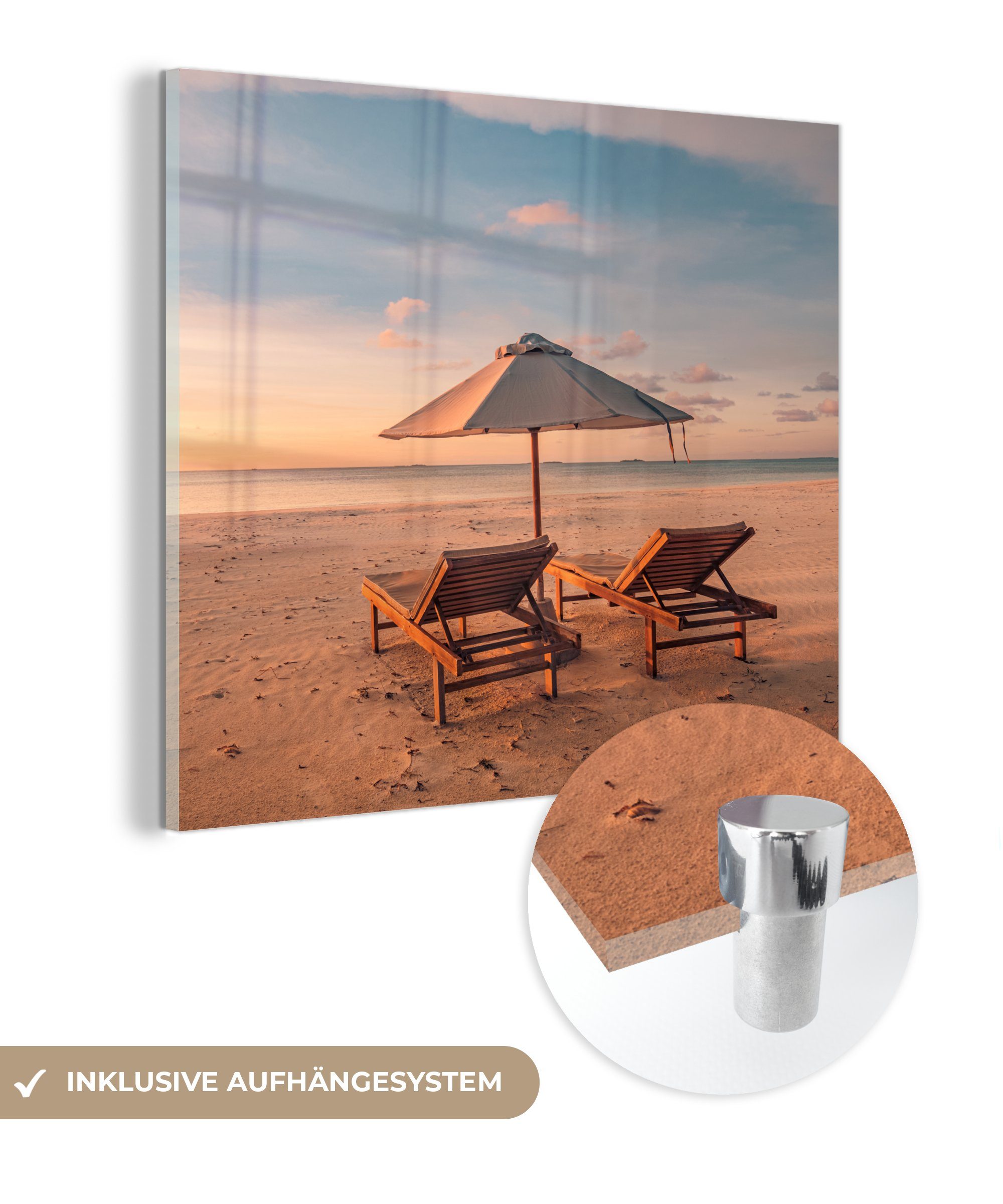 Strand - auf Sonnenliege Acrylglasbild - - St), - Sonnenschirm, (1 Wanddekoration Wandbild Glasbilder Bilder MuchoWow auf Foto - Glas Glas