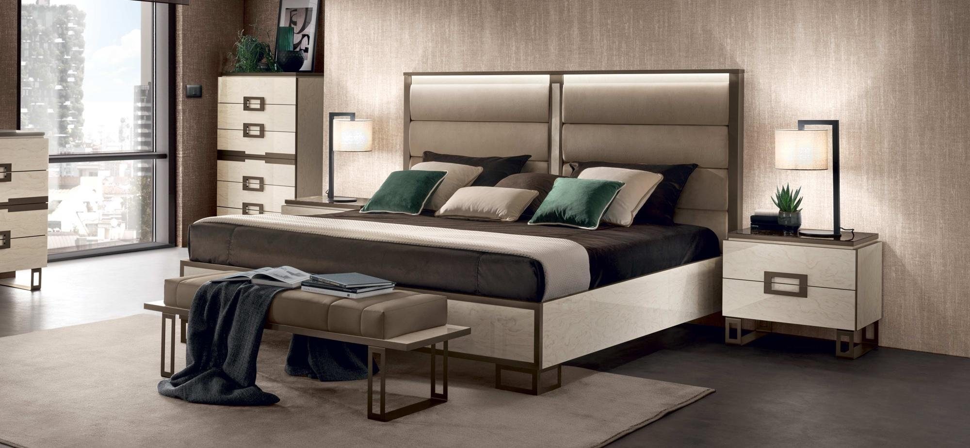 JVmoebel Schlafzimmer-Set »Bett 2x Nachttisch 3 tlg. Schlafzimmer Set  Design Modern Luxus Betten Möbel Neu«