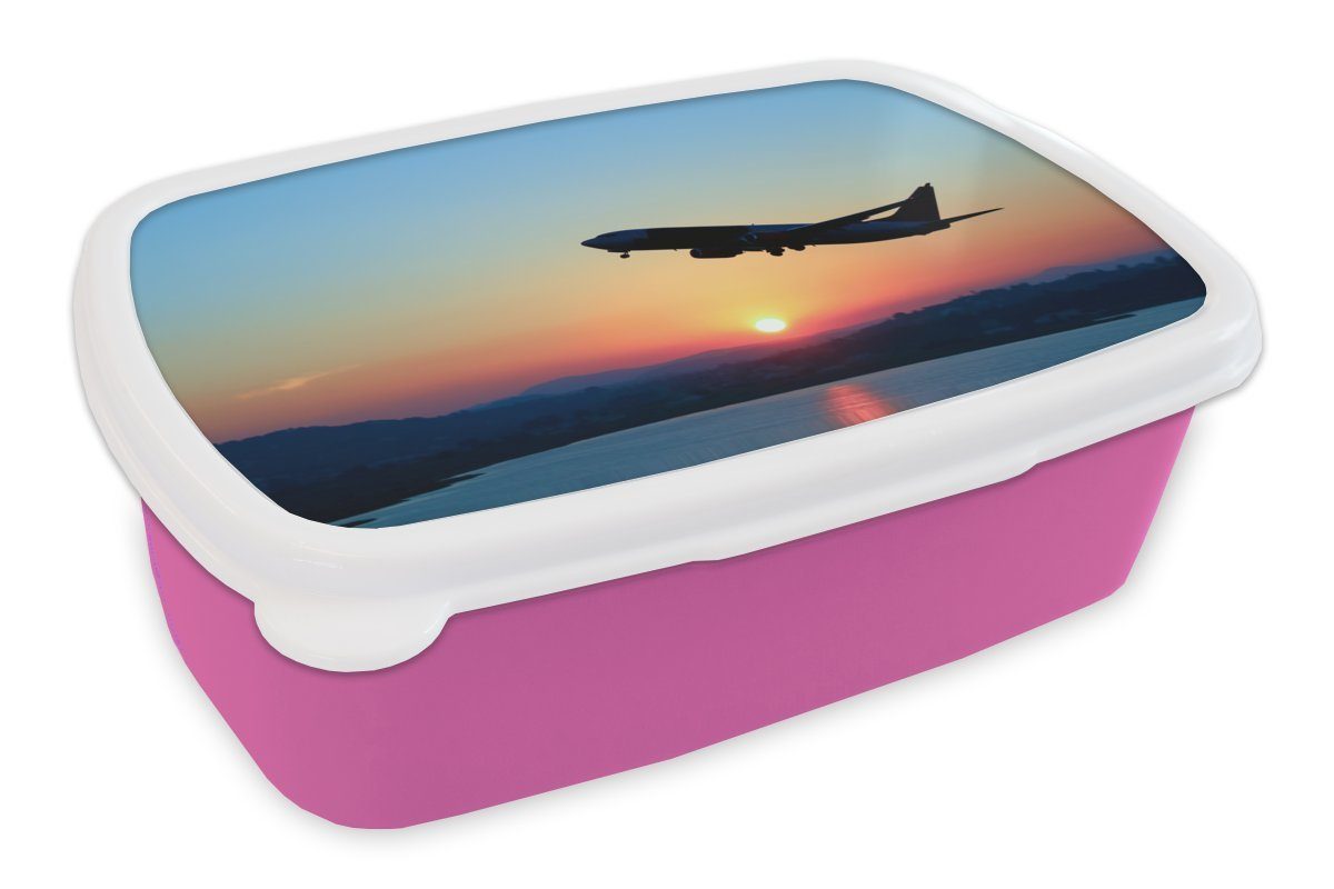 MuchoWow Lunchbox Aufsteigendes Flugzeug bei klarem Himmel, Kunststoff, (2-tlg), Brotbox für Erwachsene, Brotdose Kinder, Snackbox, Mädchen, Kunststoff rosa