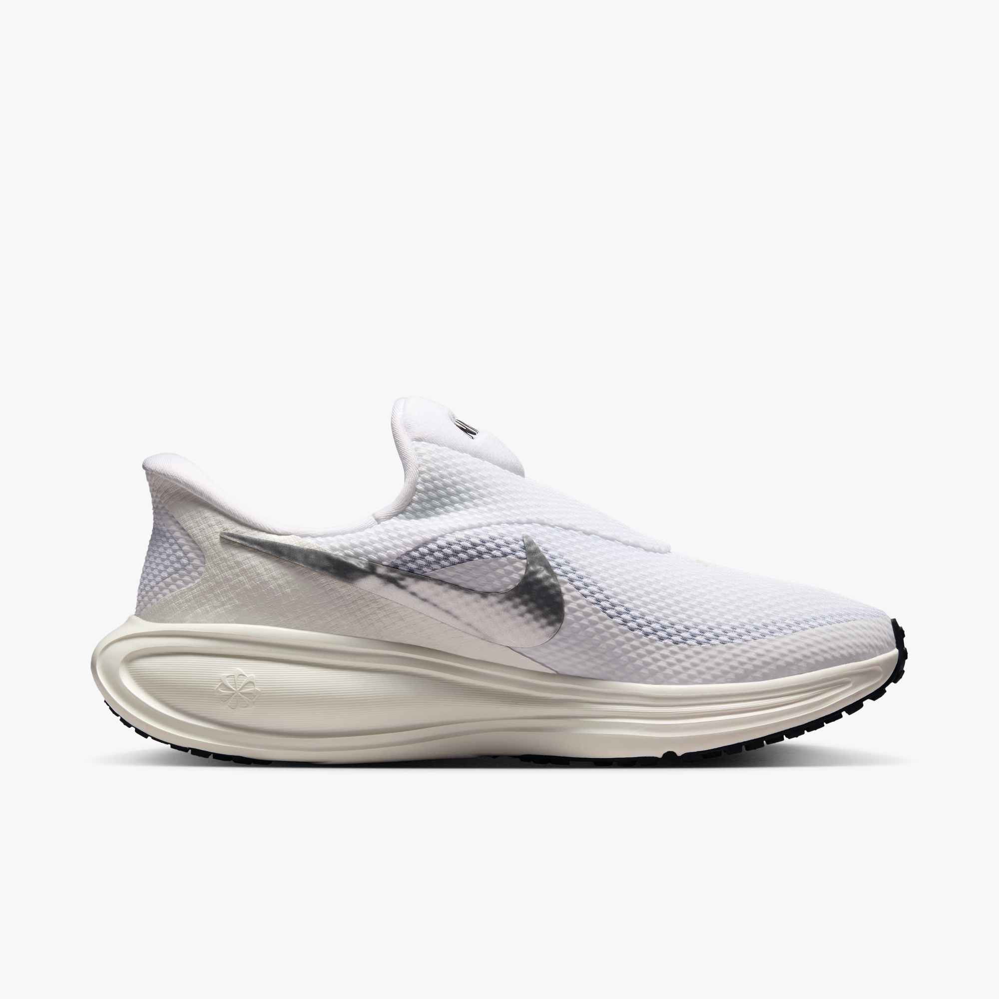Nike Nike Revolution 8 EasyOn Laufschuh leichtes An- und Ausziehen durch EasyOn-Technologie