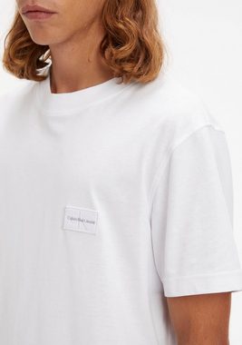 Calvin Klein Jeans T-Shirt SHRUNKEN BADGE TEE mit Calvin Klein Logo-Badge auf der Brust