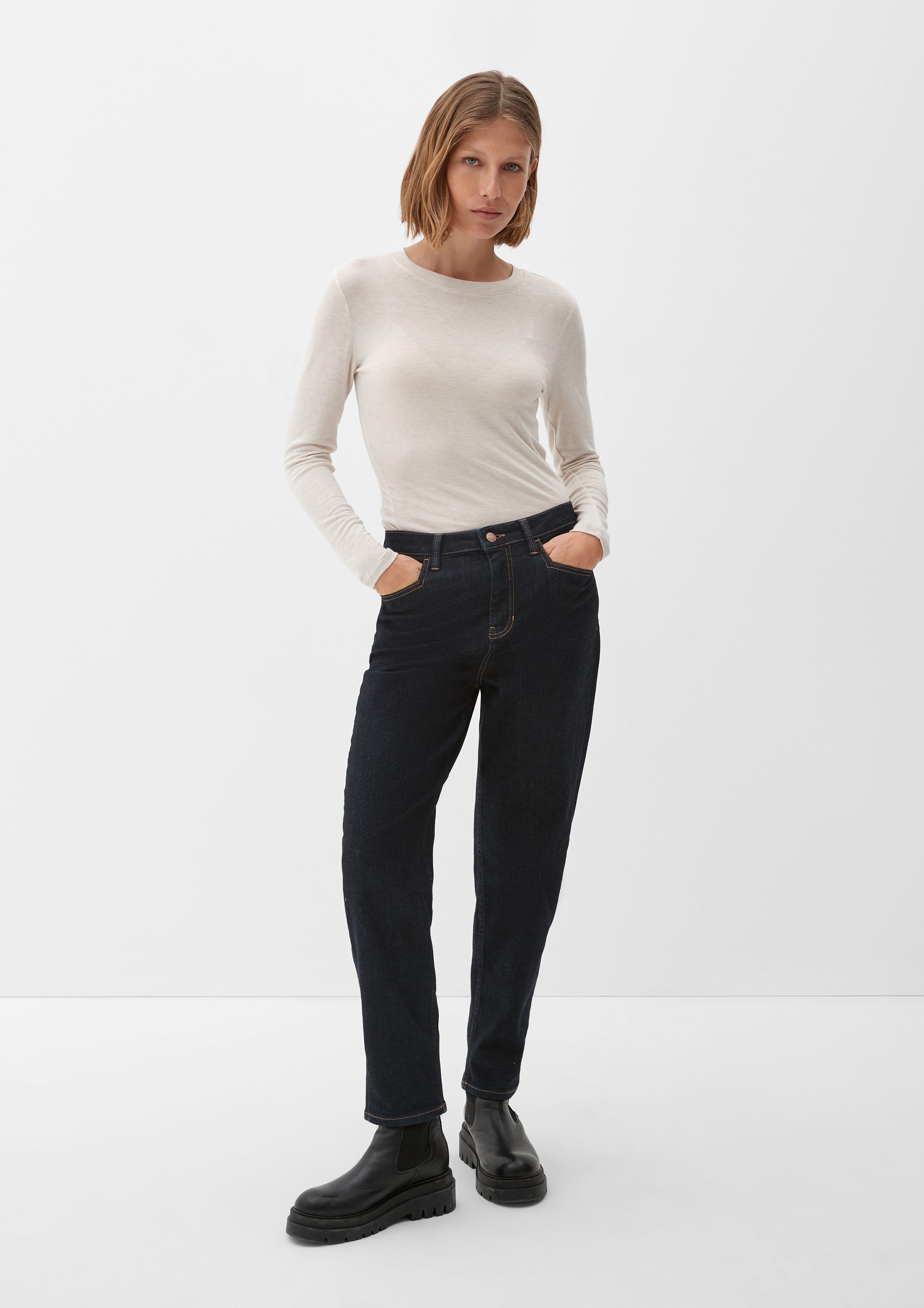 s.Oliver 7/8-Jeans Ankle-Jeans Mom / Relaxed Fit / High Rise / Tapered Leg Leder-Patch, Kontrastnähte