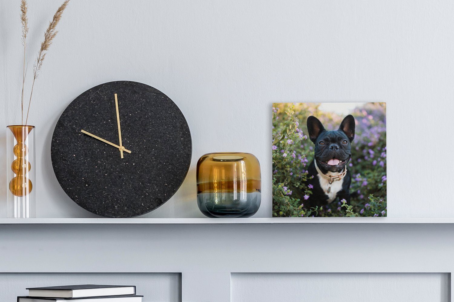 OneMillionCanvasses® Leinwandbild Französische Bulldogge - - Schlafzimmer Leinwand Bilder (1 Lila, St), Wohnzimmer Blumen für