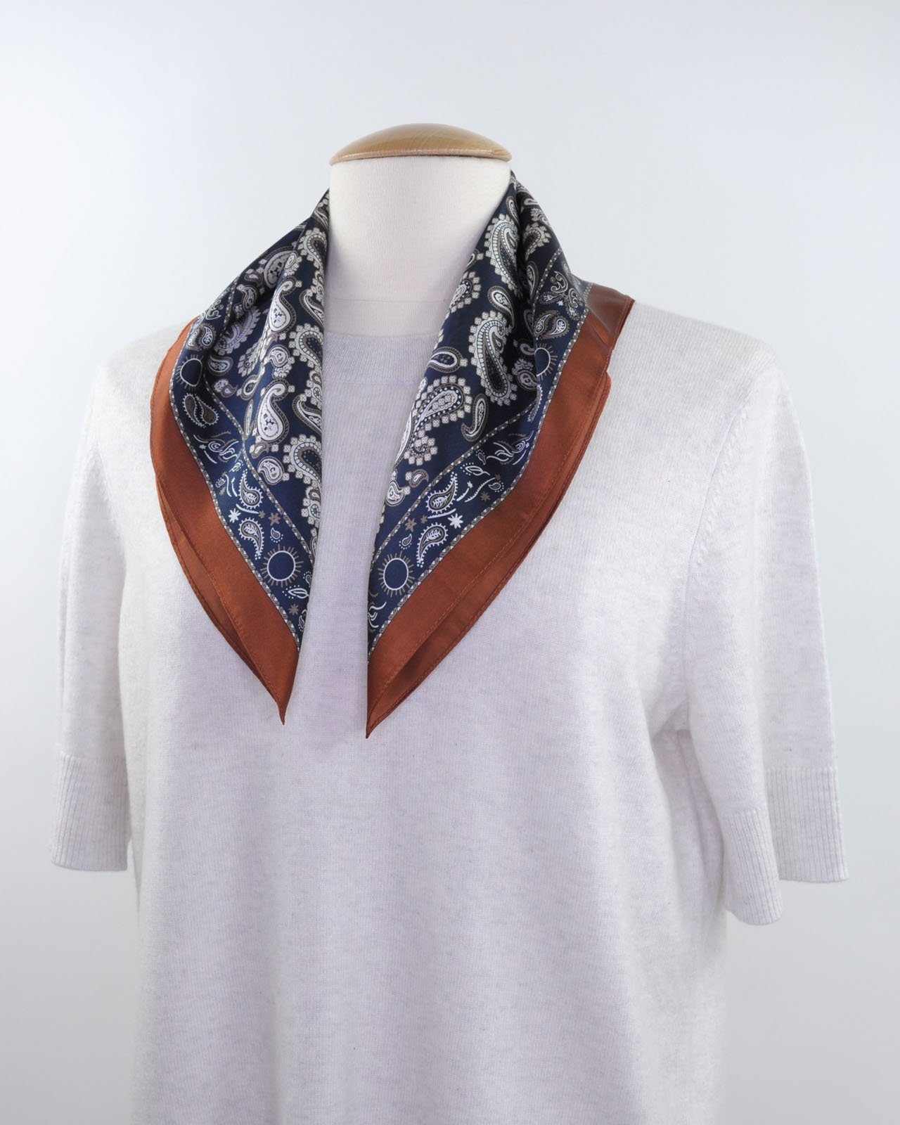 MayTree Seidentuch quadratisch, Paisley mit Rand, 53x53 cm, Nickituch, Bandana-Schal, (Stück), 100% Seide, Trachten, Oktoberfest