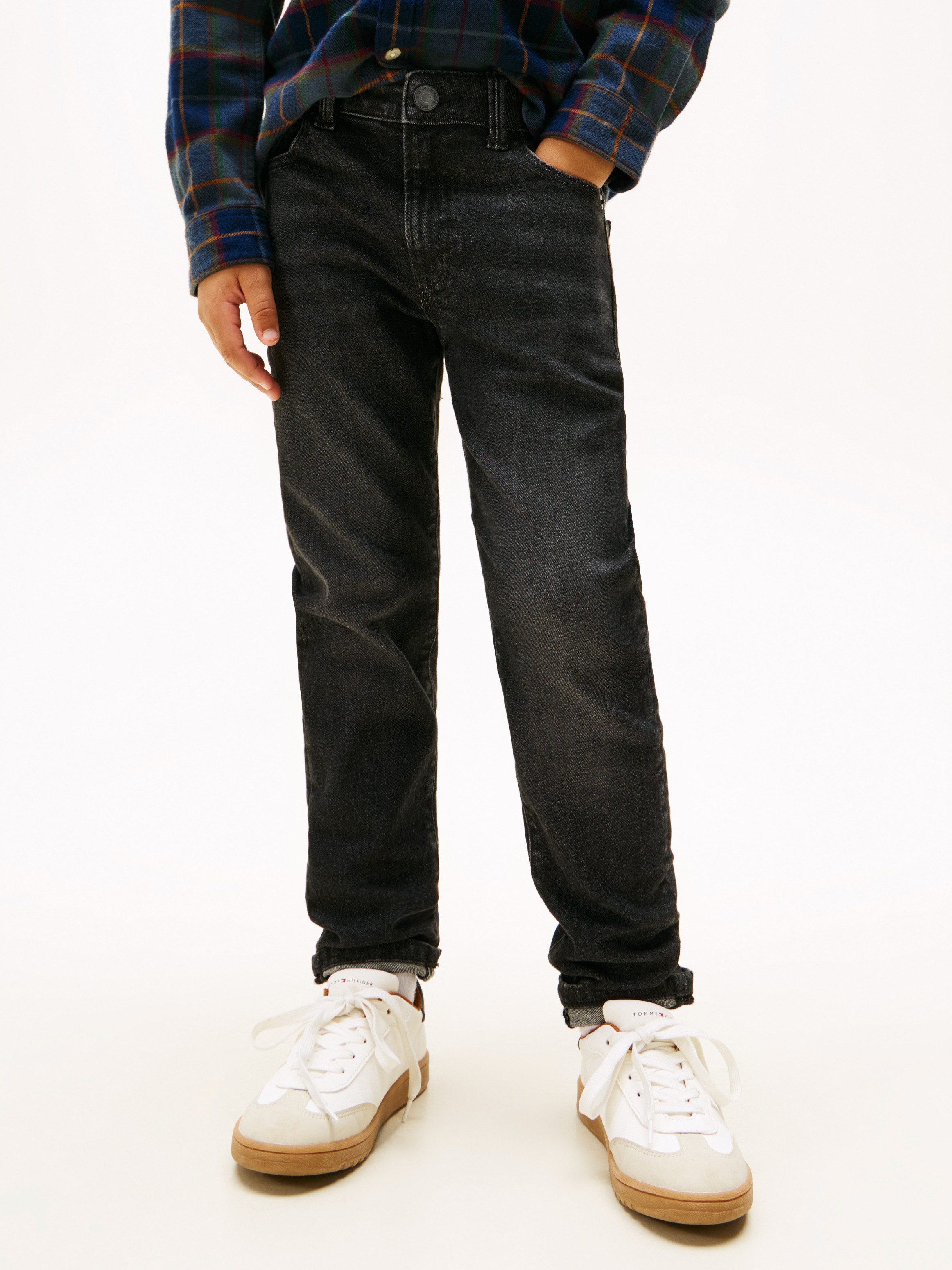 Tommy Hilfiger Gerade Джинсы MODERN STRAIGHT WASHED BLK DENIM Kinder bis 16 Jahre