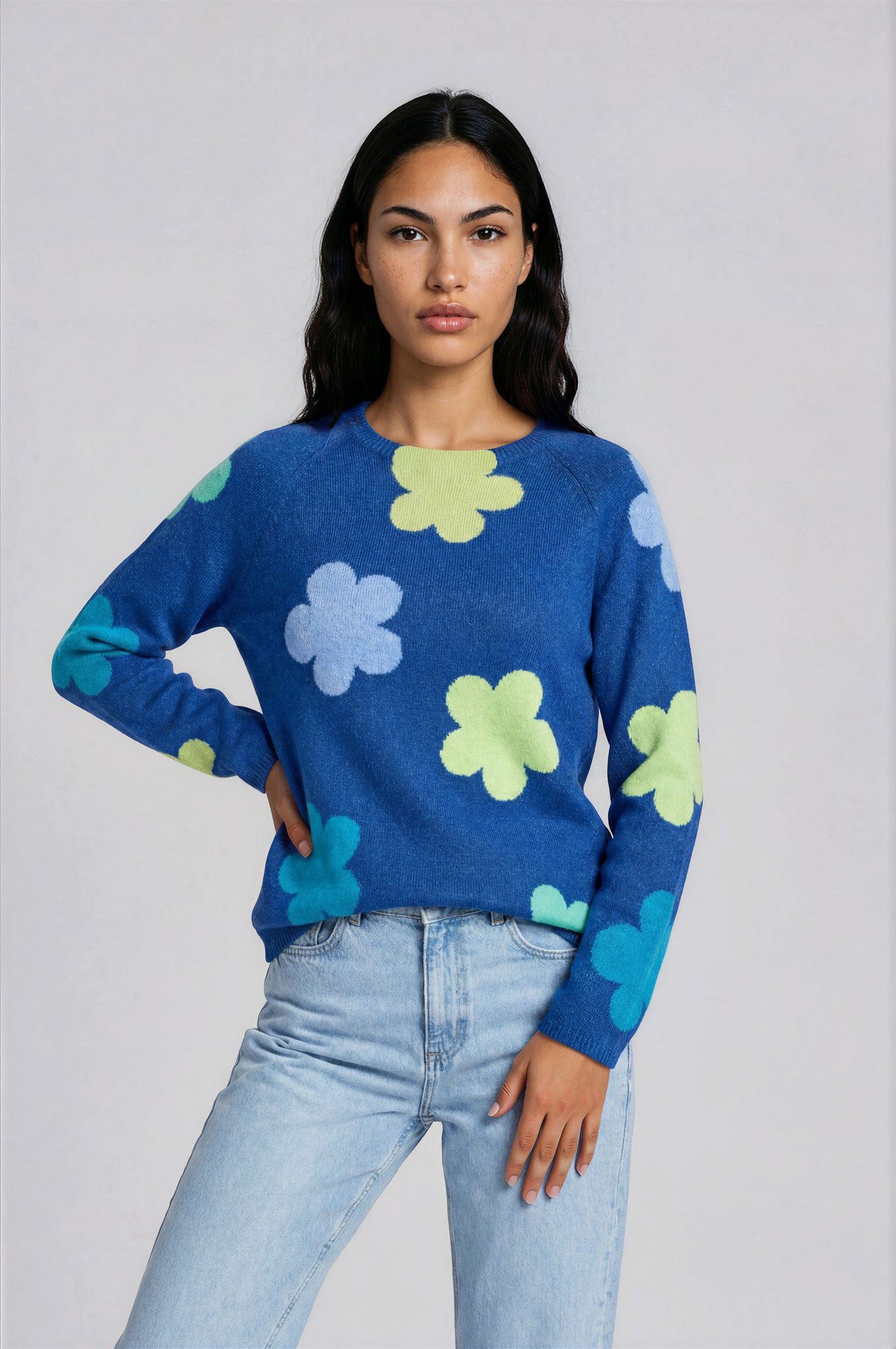 FRISTED Sweater Damen Lammwolle mit Blumenmuster Rundhals Relaxed Fit Langarm Intarsien-Blüten in Melange-Optik mit Raglanärmeln und Seitenschlitzen