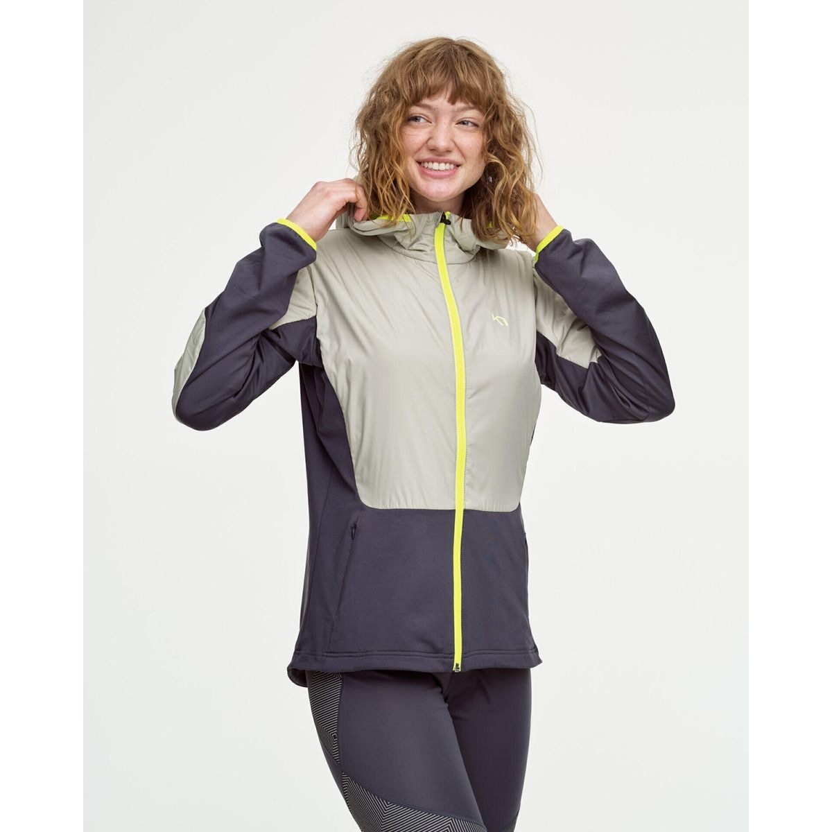 Kari Traa Fleecejacke Sanne Hybrid Die Natur ruft: Die Sanne Hybrid ist eine wasserabweisende