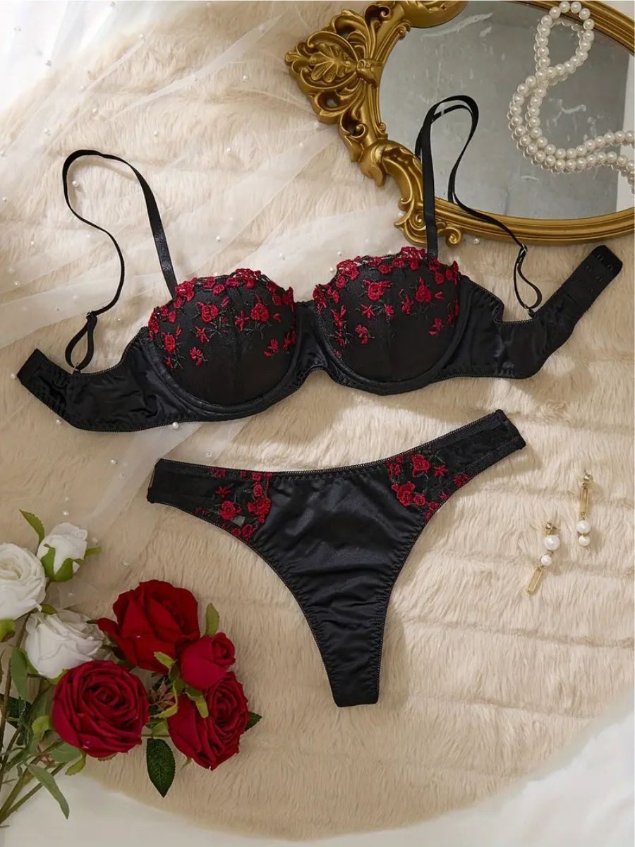 Elegant Love Set: Bügel-BH BH-Set mit Rosenstickerei, Dessous-Set aus Satin günstig online kaufen