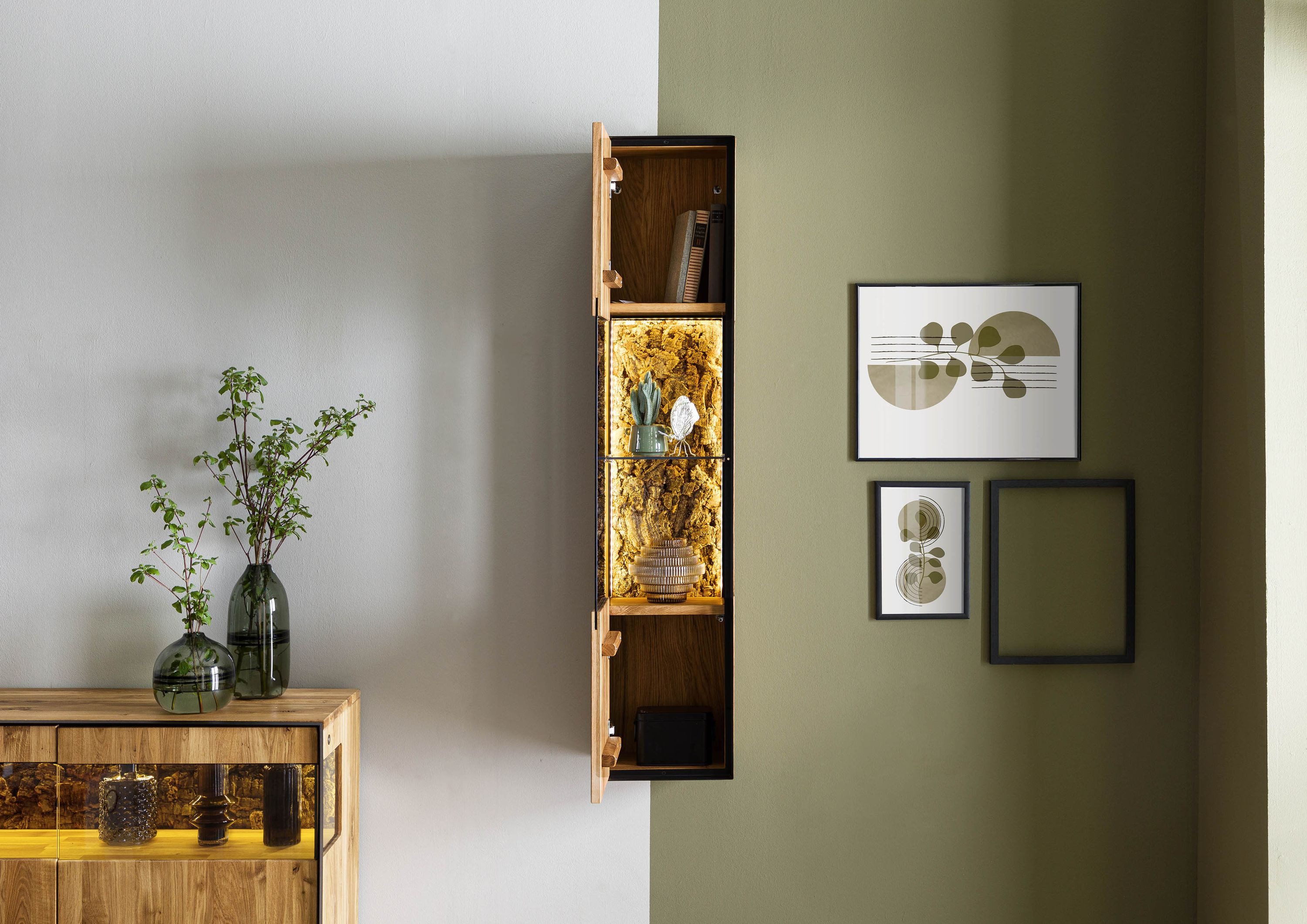 Massivmoebel24 Hängevitrine STARNBERG (Wildeiche 30x30x140 natur geölt STARNBERG #06) Wildeiche 30x30x140 natur geölt STARNBERG #06