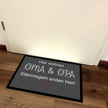 Fußmatte Türmatte Schmutzfangmatte mit Spruch Hier wohnen OMA & OPA, Herzbotschaft, rechteckig, 40 x 60 cm, 2 mm hoch, bei 40 °C waschbar