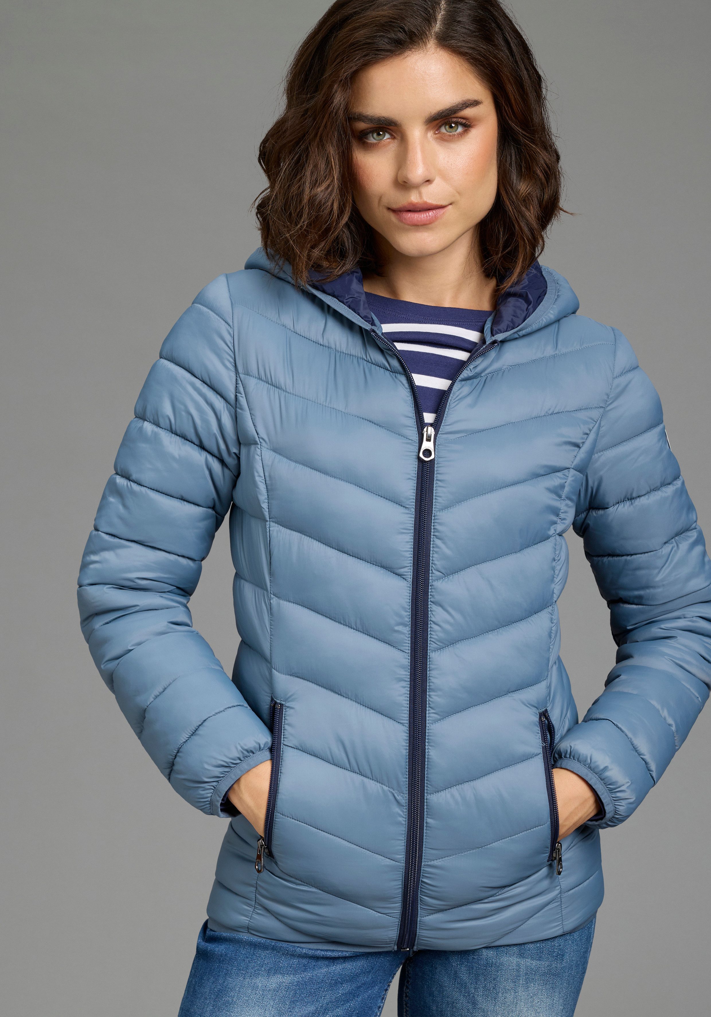 KangaROOS Steppjacke mit kontrastfarbenen Details Übergangsjacken. € 89,99, (€ 89,99 pro 1 Stk).
