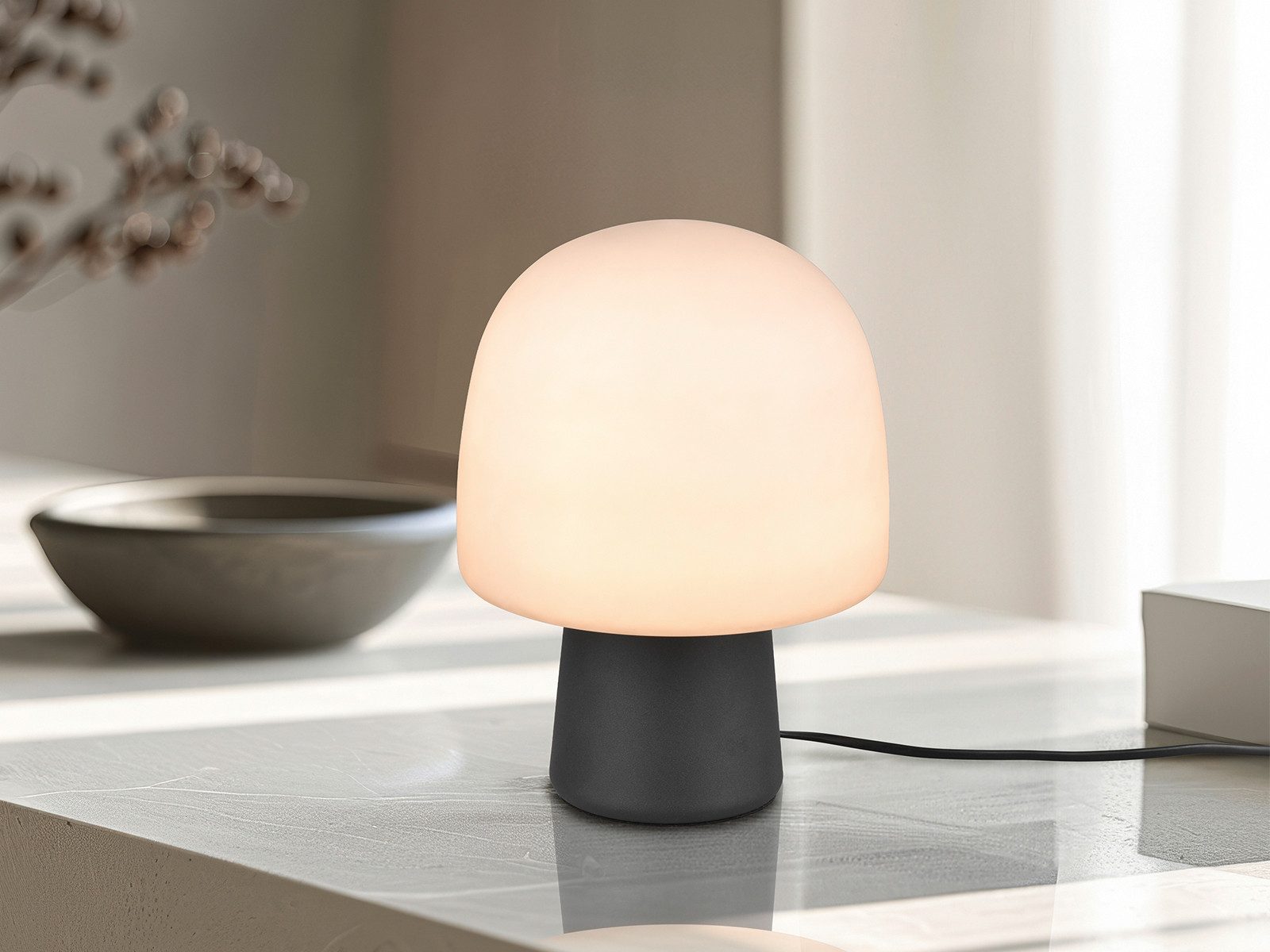 TRIO Leuchten LED Nachttischlampe, Dimmfunktion, LED wechselbar, Warmweiß, kleine coole Pilzlampe für Fensterbank mit Glasschirm, Höhe 27cm