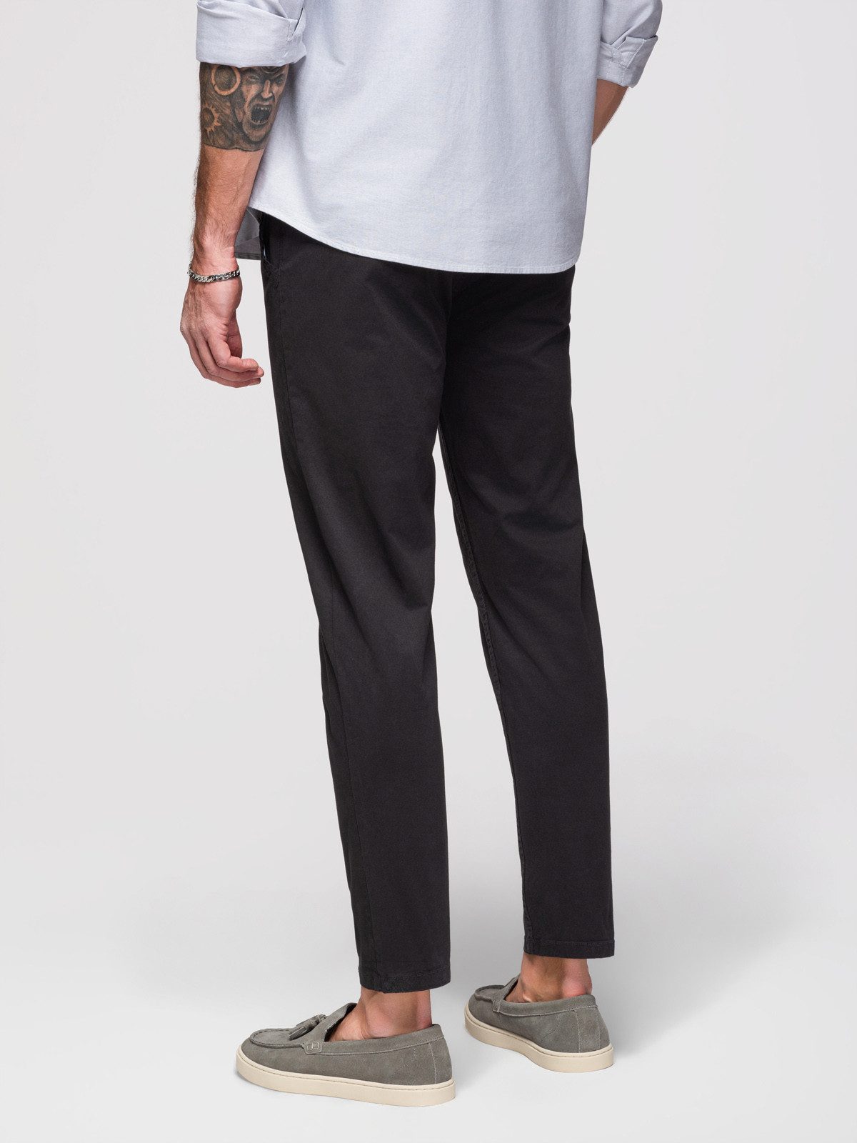 OMBRE Chinohose Chinohose mit Gürtelähnliche dekorative Paspel.