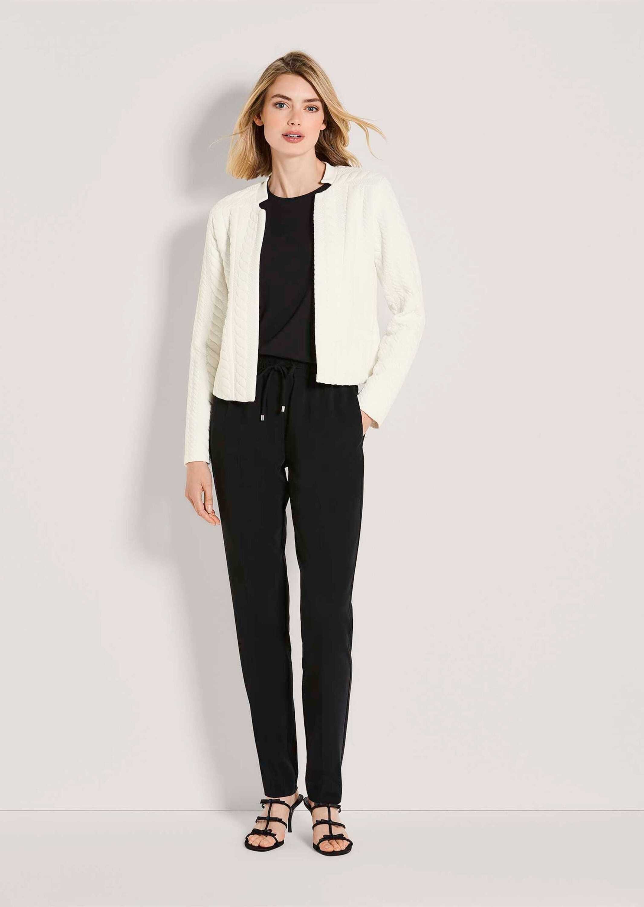 MADELEINE Kurzblazer Langarm Jerseyblazer mit Stehkragen Uni-Design, kleiner Stehkragen, verschlusslos gearbeitet