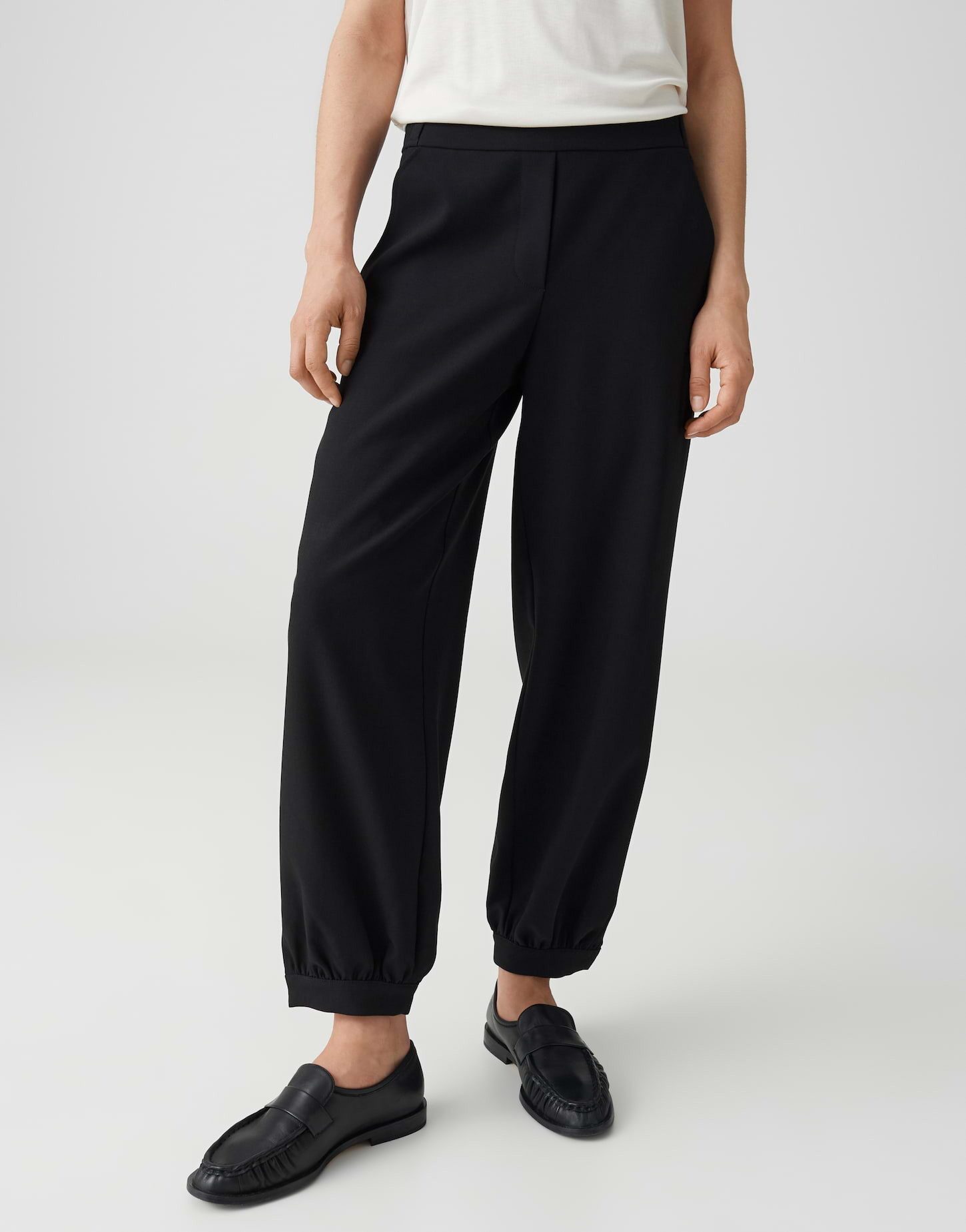 OPUS Stoffhose Pants mit fließender Struktur Femininer Fall mit entspanntem Komfort