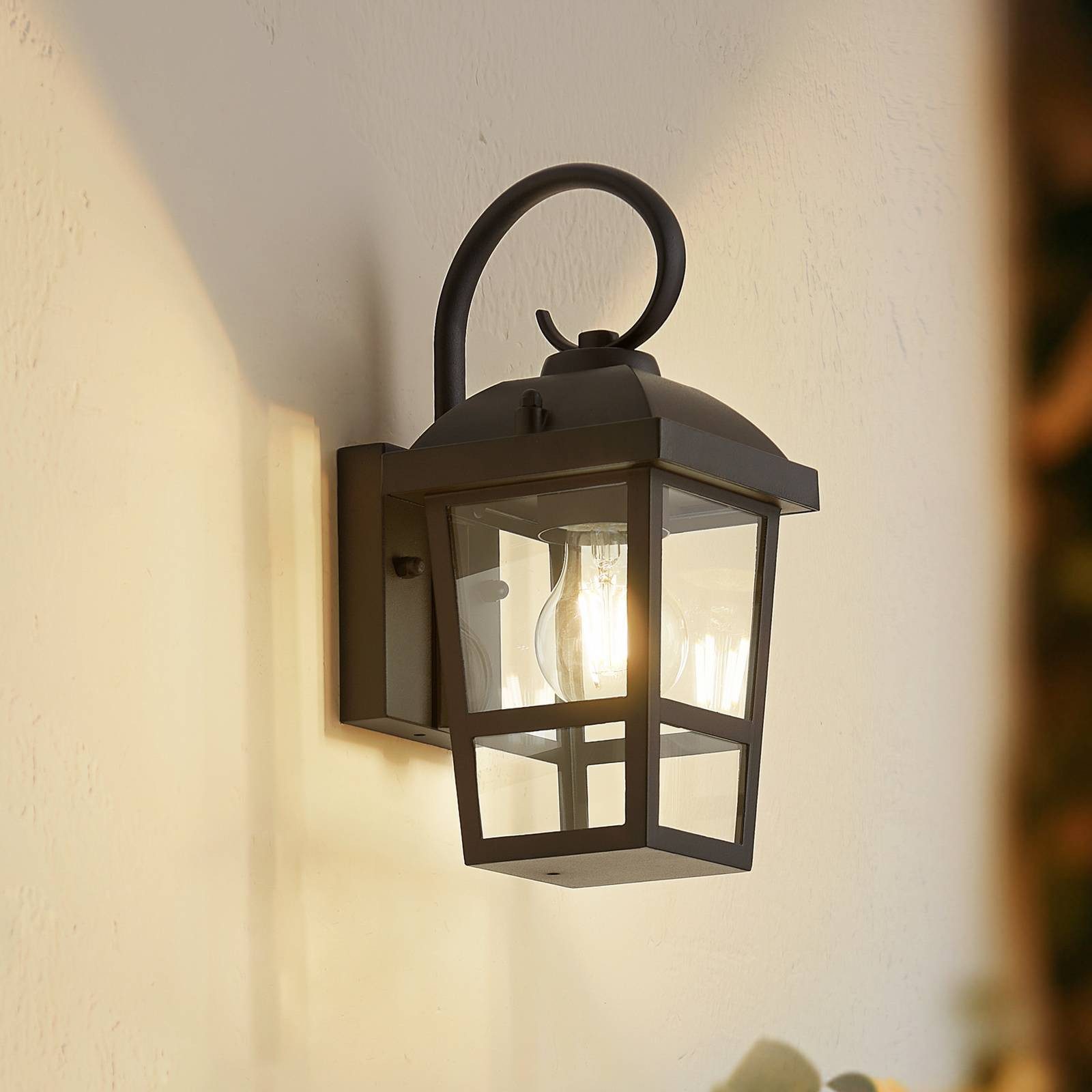 Lindby Außen-Wandleuchte Eloane, Edelstahl Schwarz IP44, 1 x 15 W LED