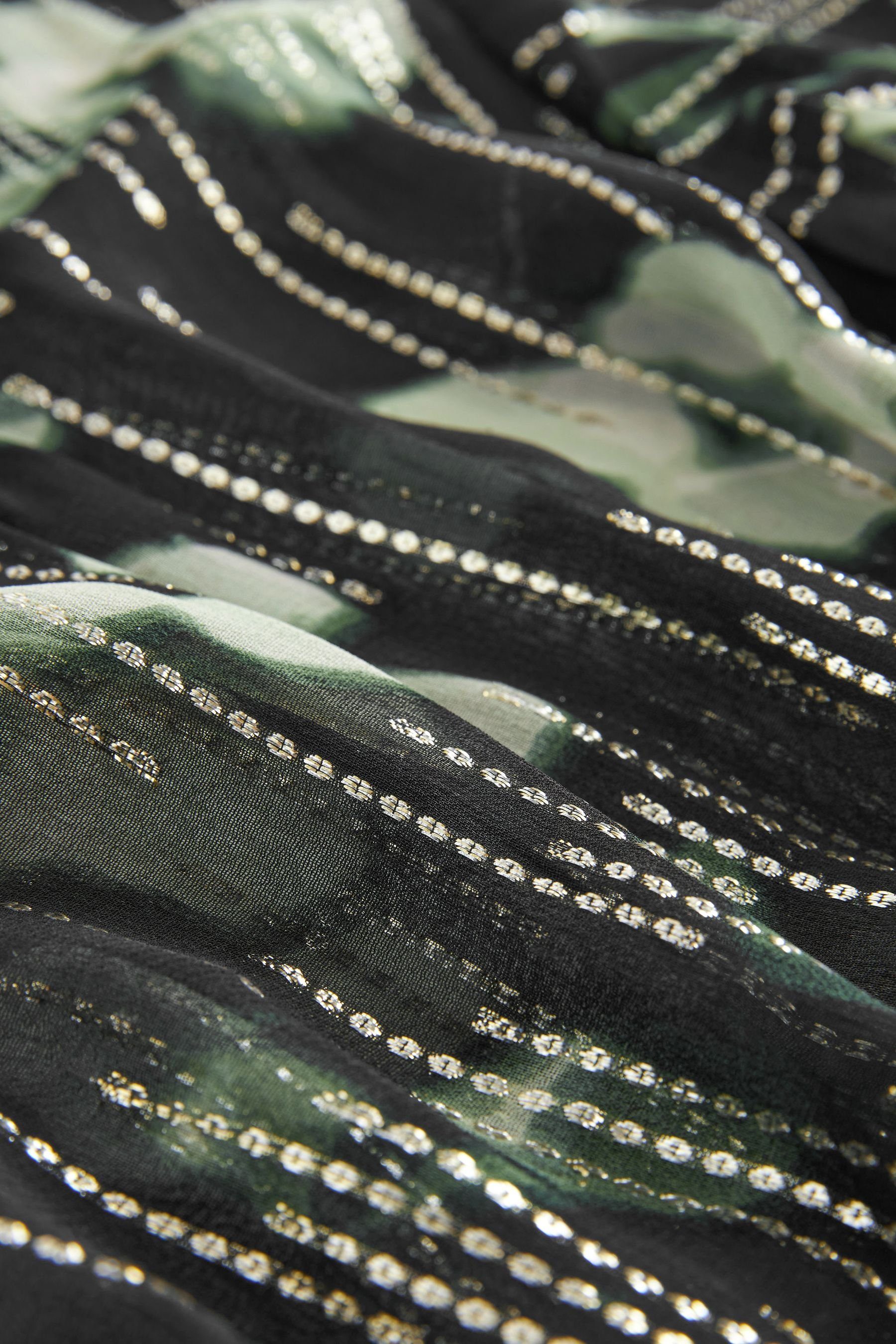 Next Blusenshirt Glitzernde Kurzarm-Bluse mit V-Ausschnitt (1-tlg)