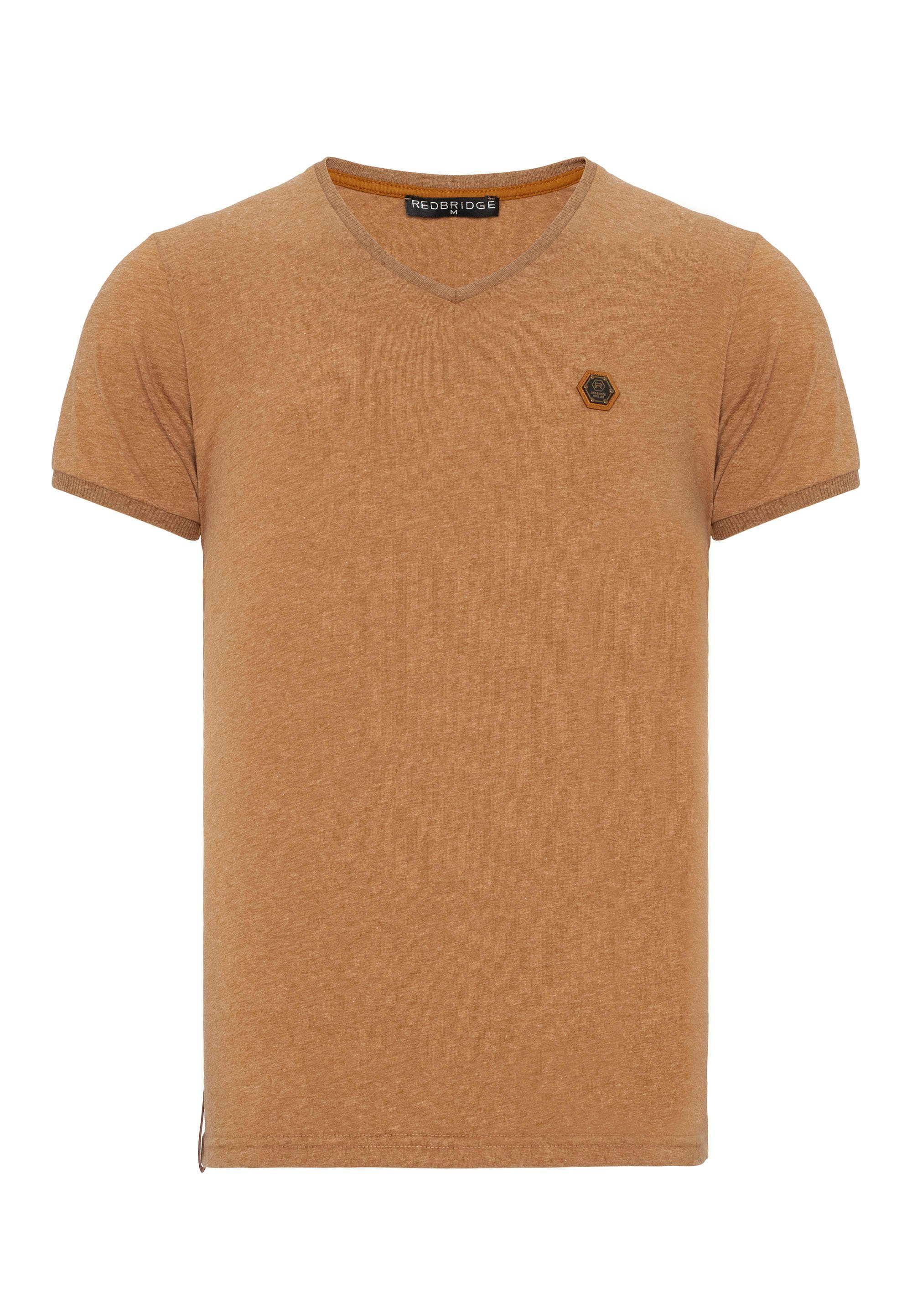 dezentem RedBridge Torrance T-Shirt karamell Logo-Patch mit