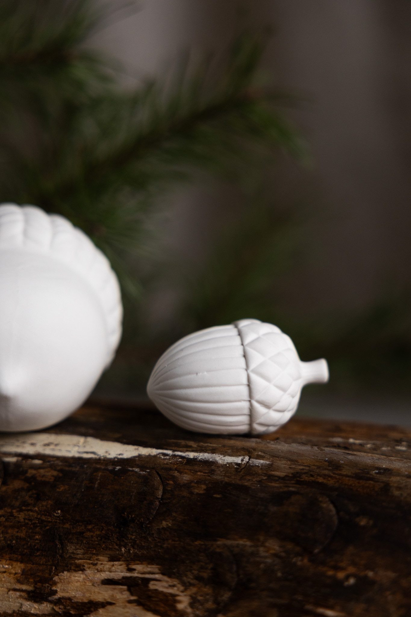 Storefactory Scandinavia Dekoobjekt Eicheln, herbstliche Dekoration aus Keramik, Dekofigur aus Keramik