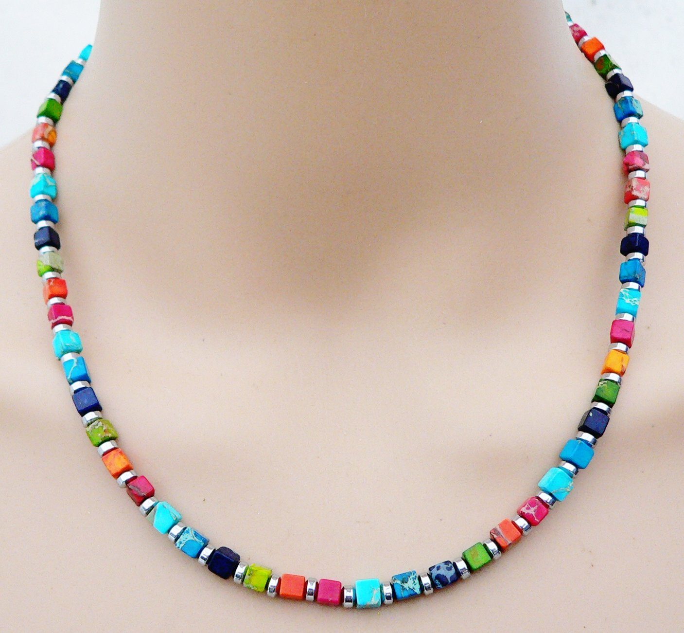 traumschmuck Collier 410m Halskette Würfelkette Edelstein Sediment Jaspis bunt (Geschenk, Muttertag, Weihnachten, Geburtstag, Valentinstag, incl. Schmuckbox), handgefertigt, Made in Germany