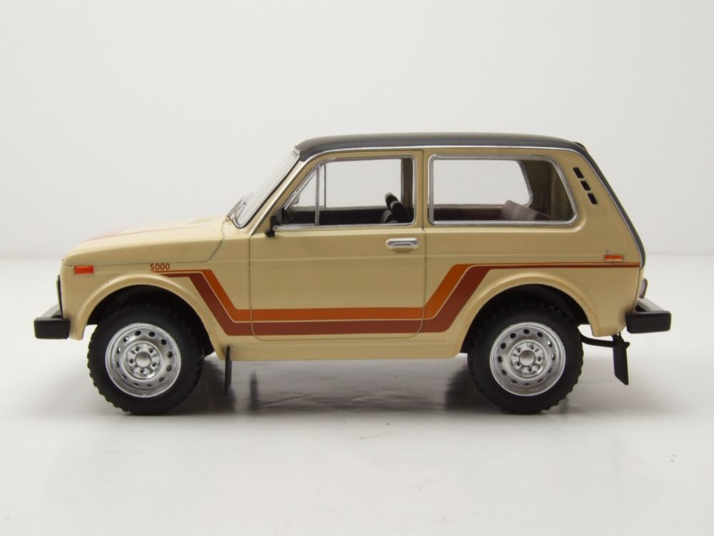 Whitebox Modellauto Lada Niva 5000 1980 beige, Maßstab 1:24