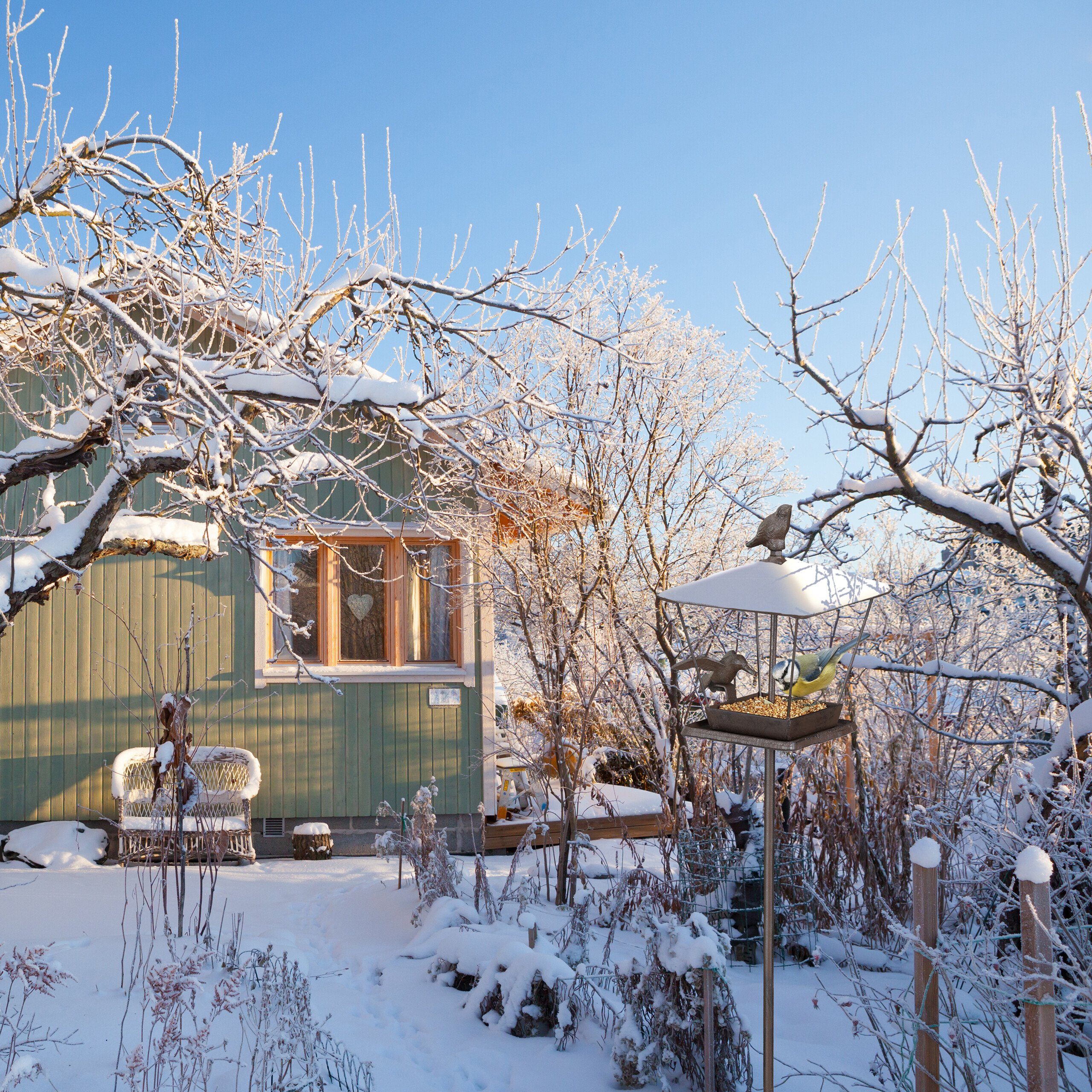 relaxdays Vogelhaus Vogelfutterhaus mit Erdspieß