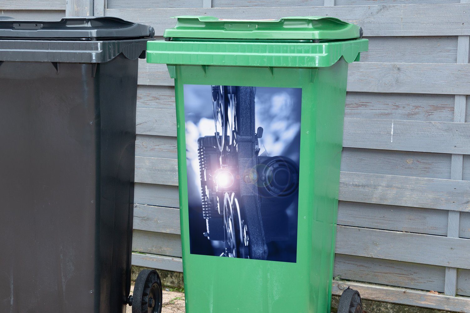 MuchoWow Wandsticker Jahrgang - Projektor Sticker, St), Film Mülltonne, Abfalbehälter Container, - (1 Mülleimer-aufkleber