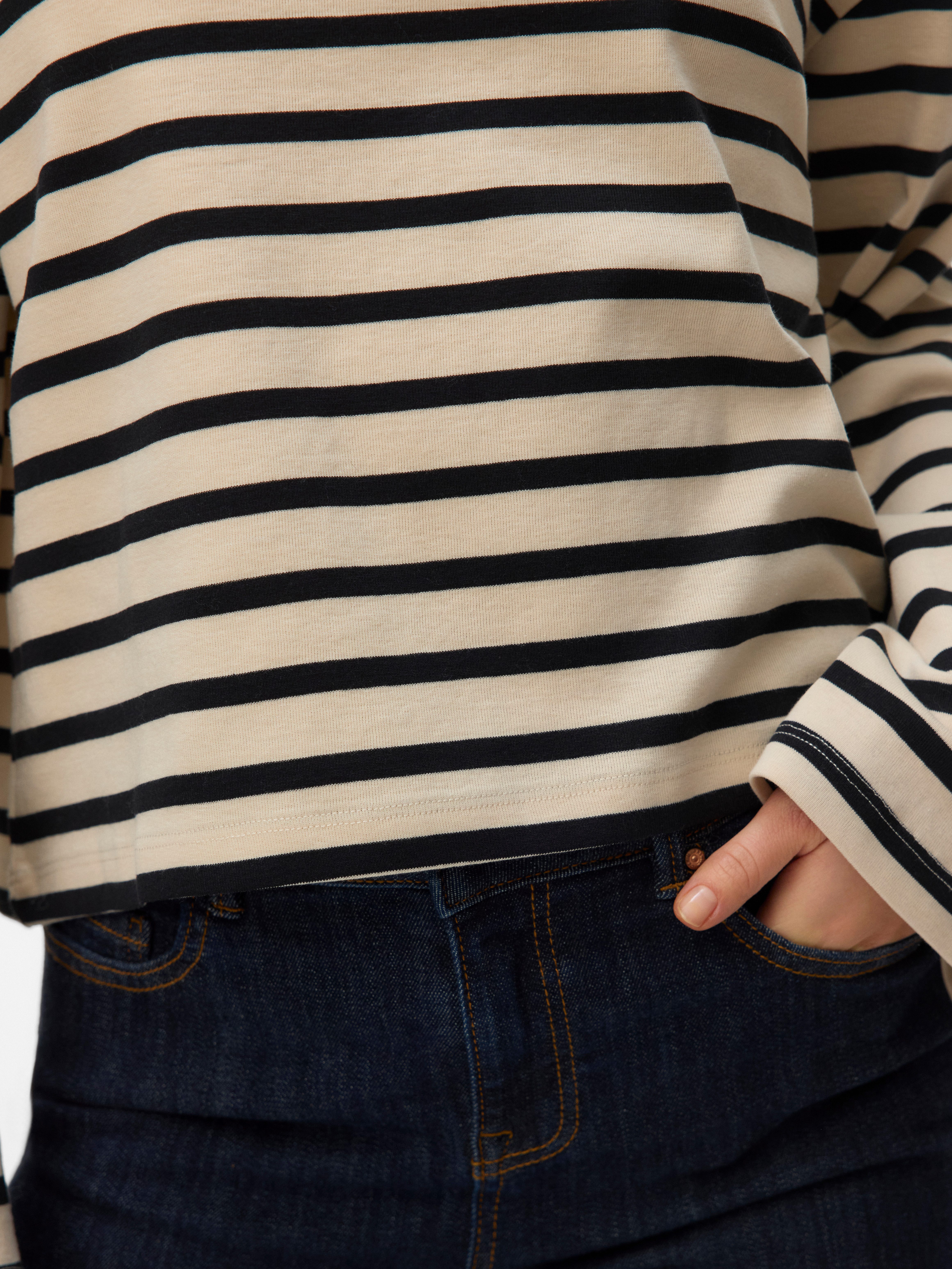Vero Moda Langarmshirt VMURENA LS OVERSIZED FUNNEL NECK TOP JRS mit Trompetenärmeln