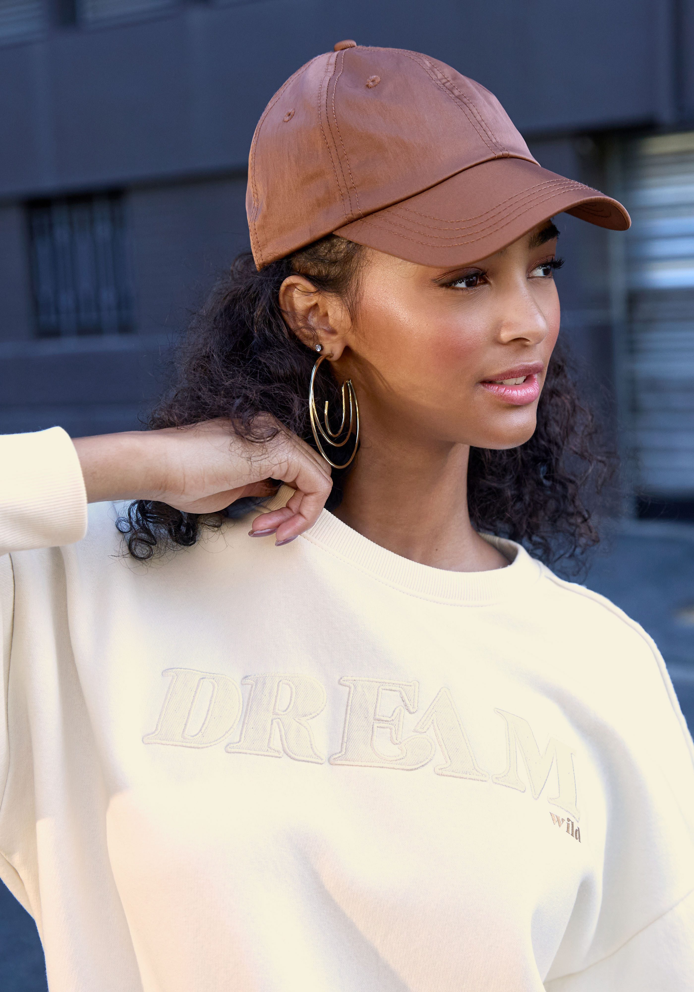 Buffalo Sweater mit aufwendiger Stickerei