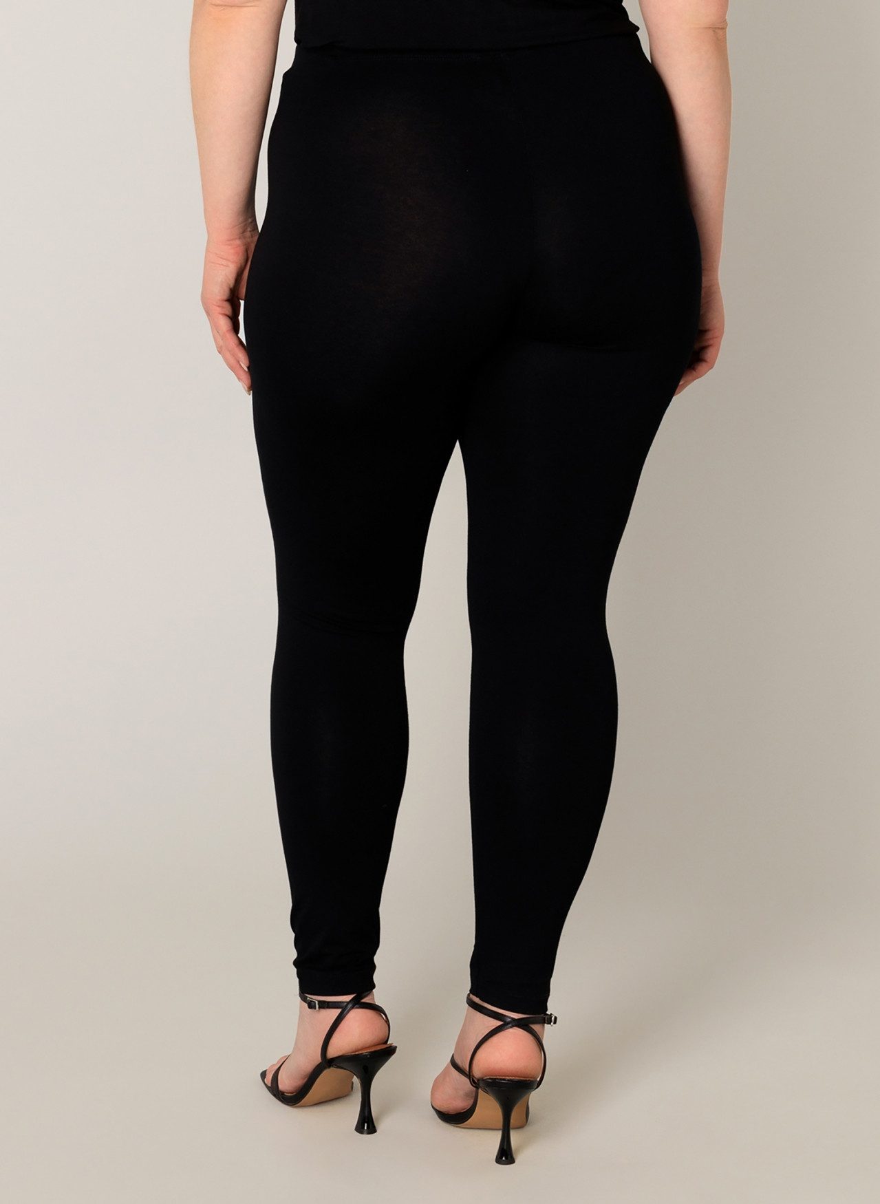 Base Level Curvy Leggings Andrea