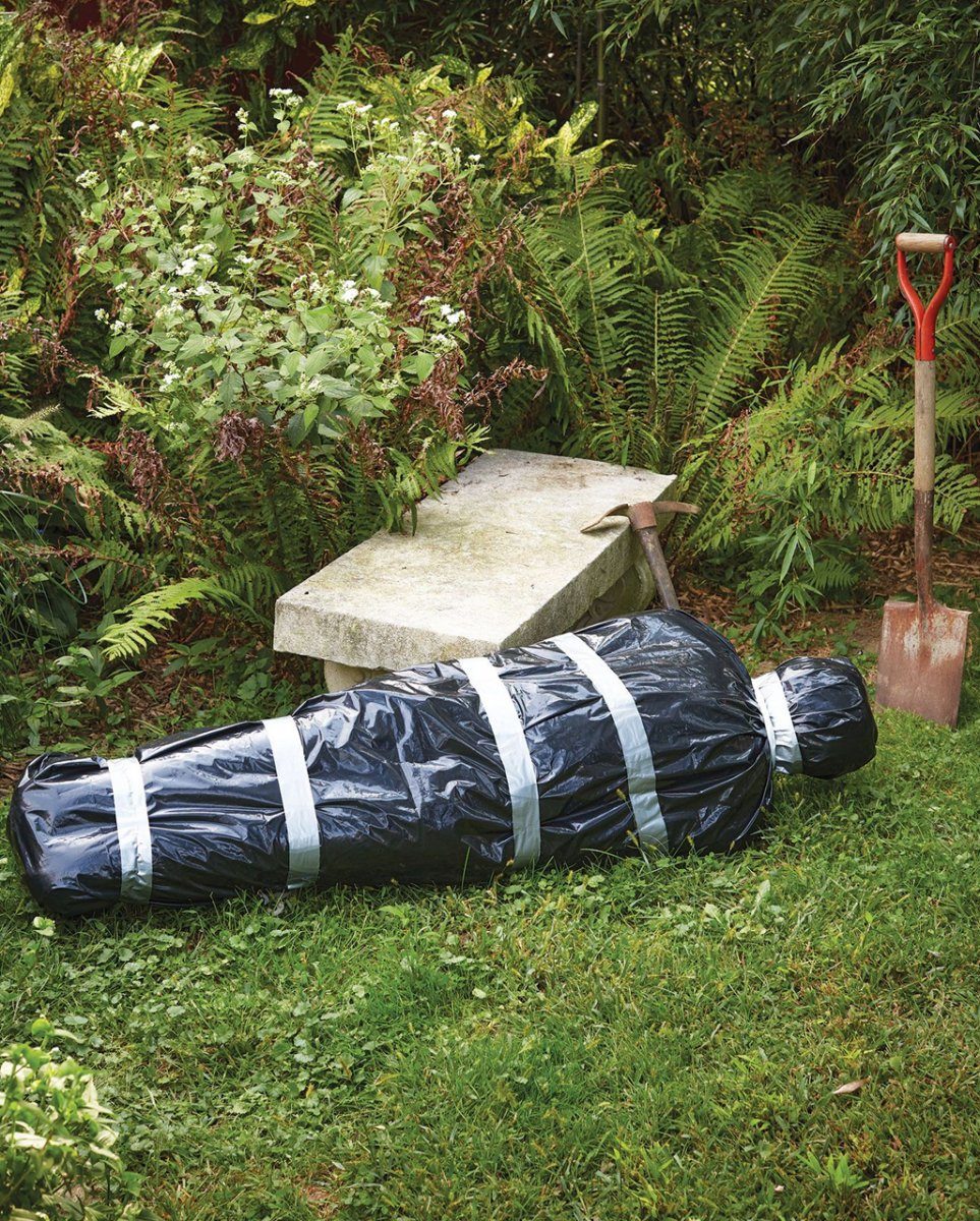 Horror-Shop Dekoobjekt Aufblasbarer Körper in Müllsack mit Tape als Horro