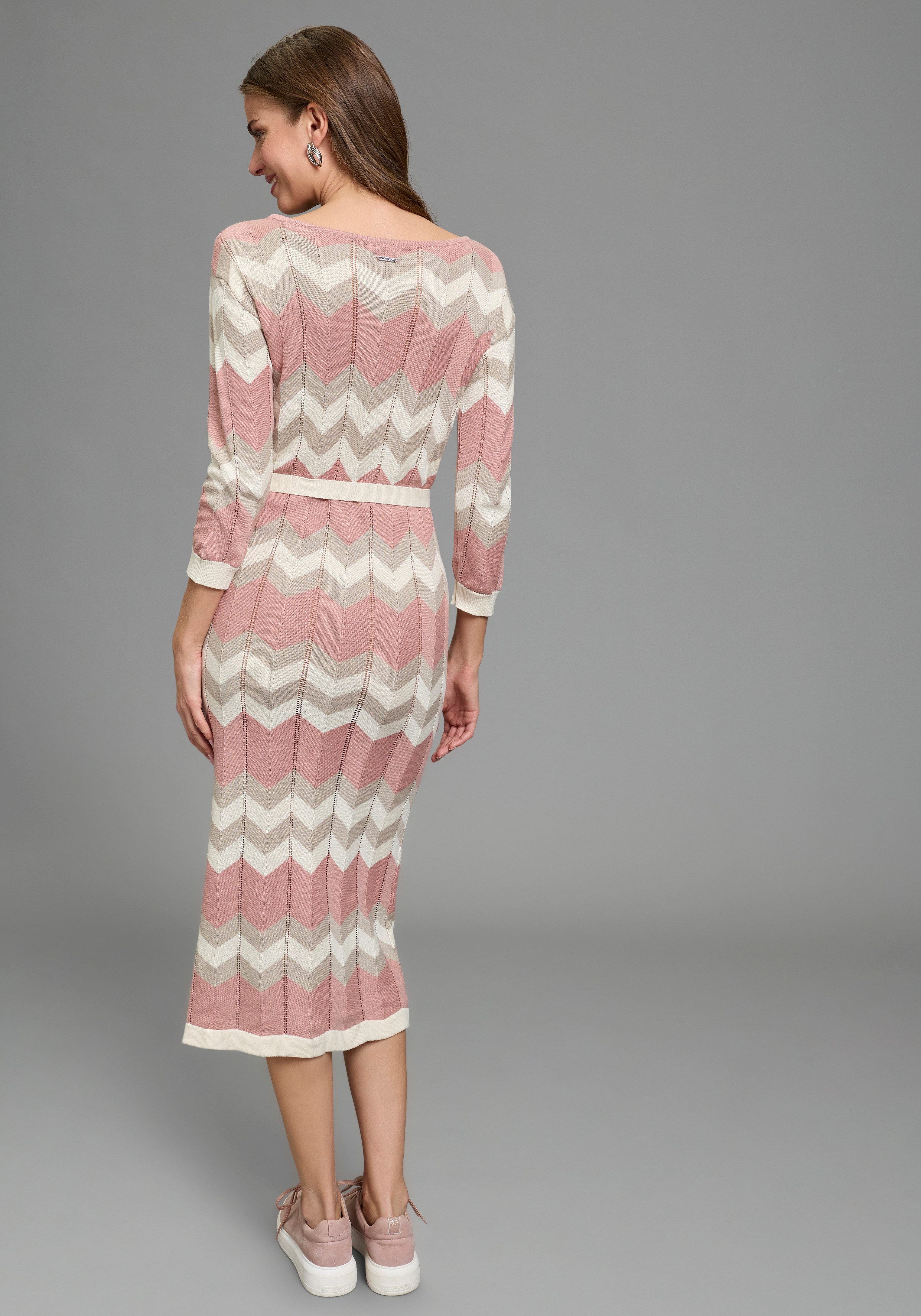 Laura Scott Strickkleid mit modernem Zickzack-Muster günstig online kaufen