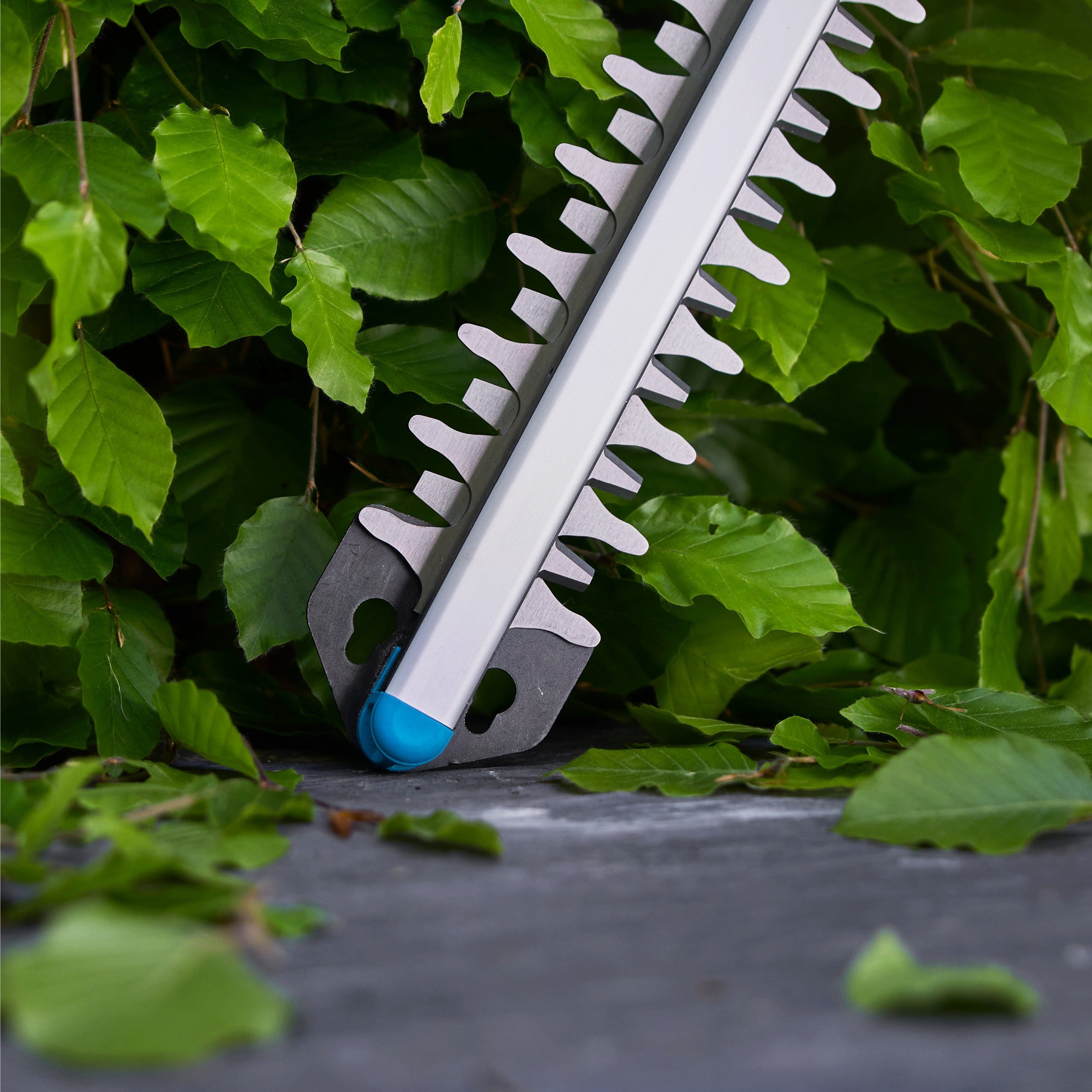 GARDENA Akku-Heckenschere EasyCut 55/18V P4A Ready-To-Use Set, Inkl. Akku und Ladegerät