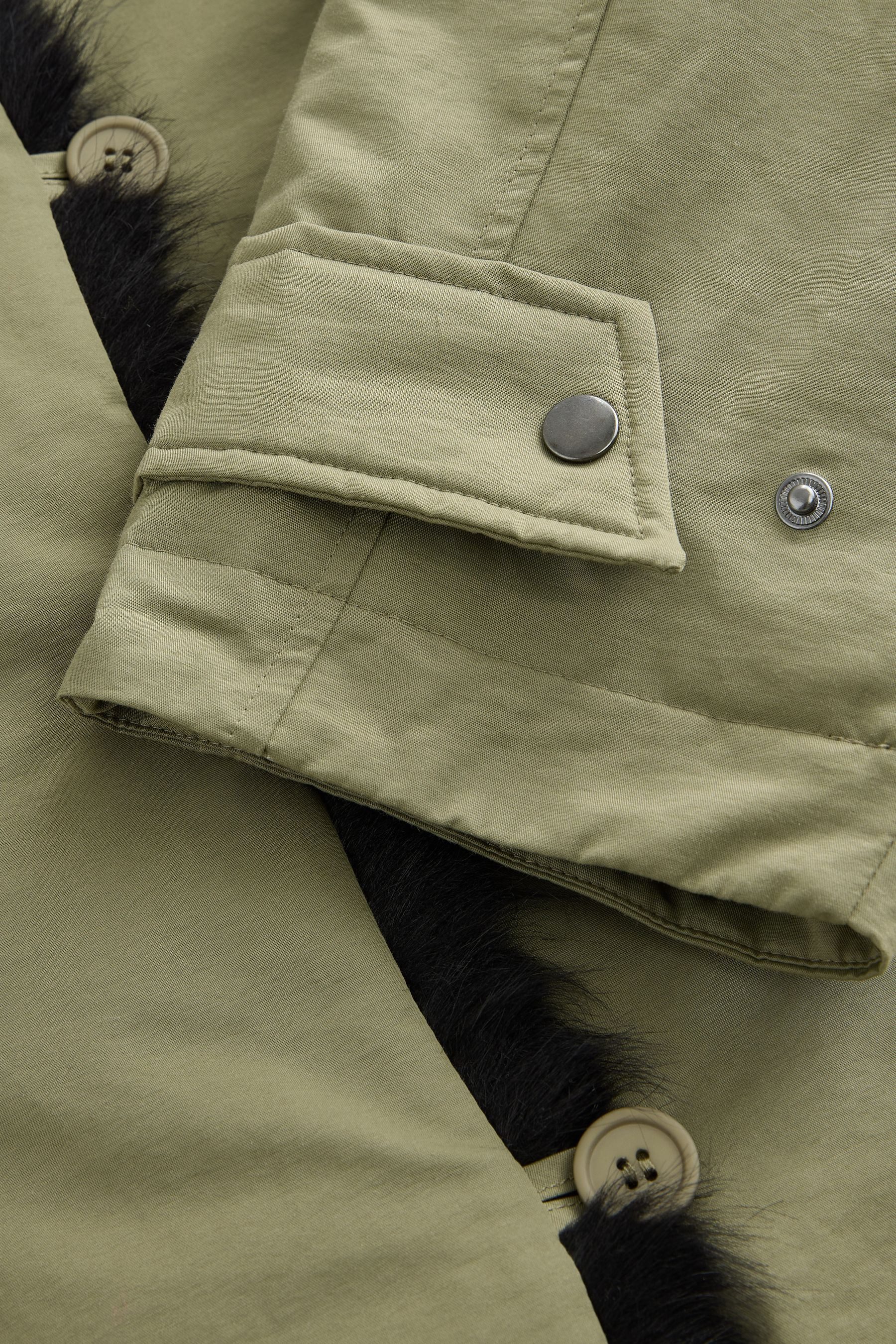 Next Fellimitatmantel Parka mit Kapuze und Kontrast-Kunstfellbesatz (1-tlg)