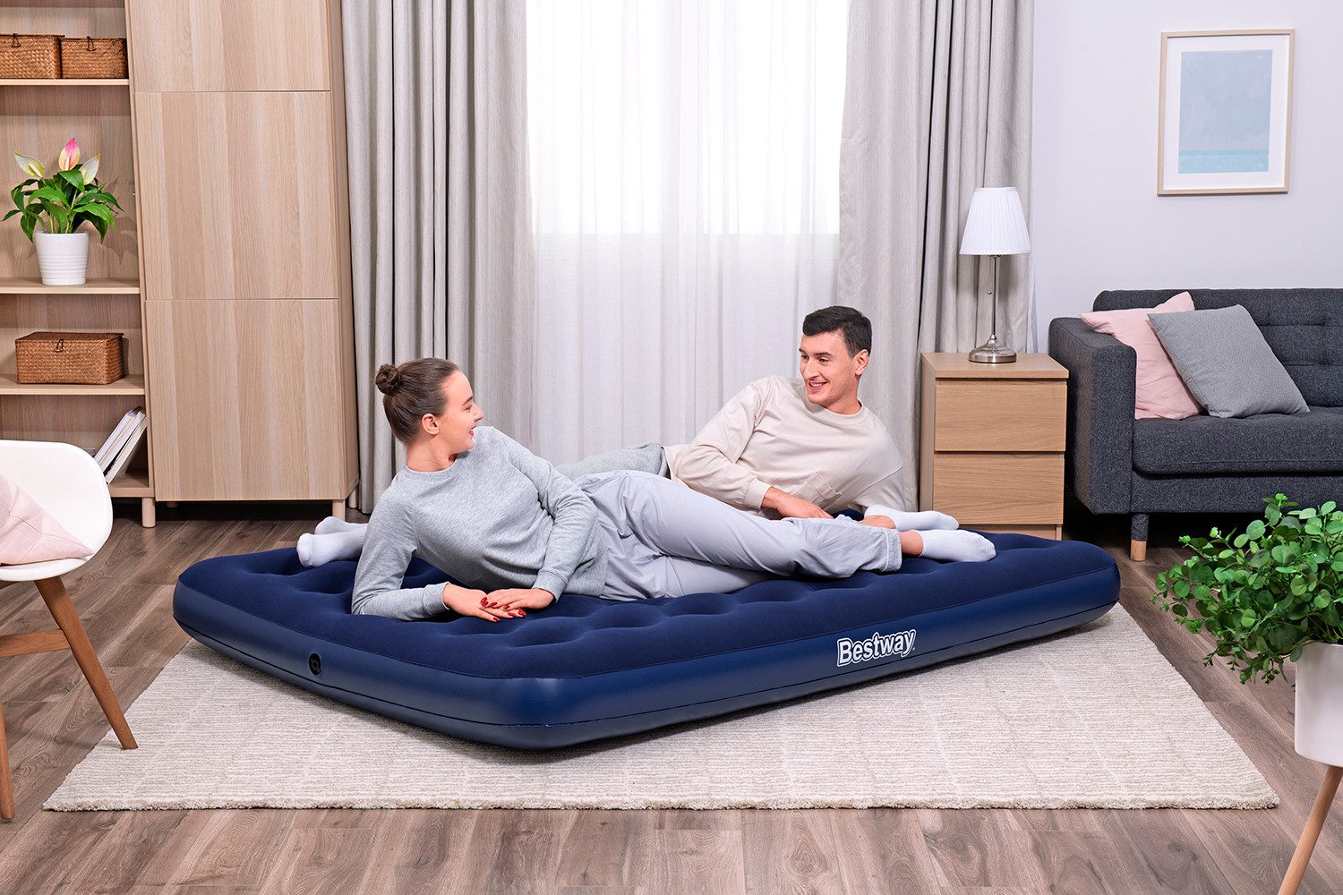 Bestway Luftbett 203 x 152 x 22 cm, (Packung, 1-tlg., Für 2 Personen), Ideal für den Innen- und Außengebrauch
