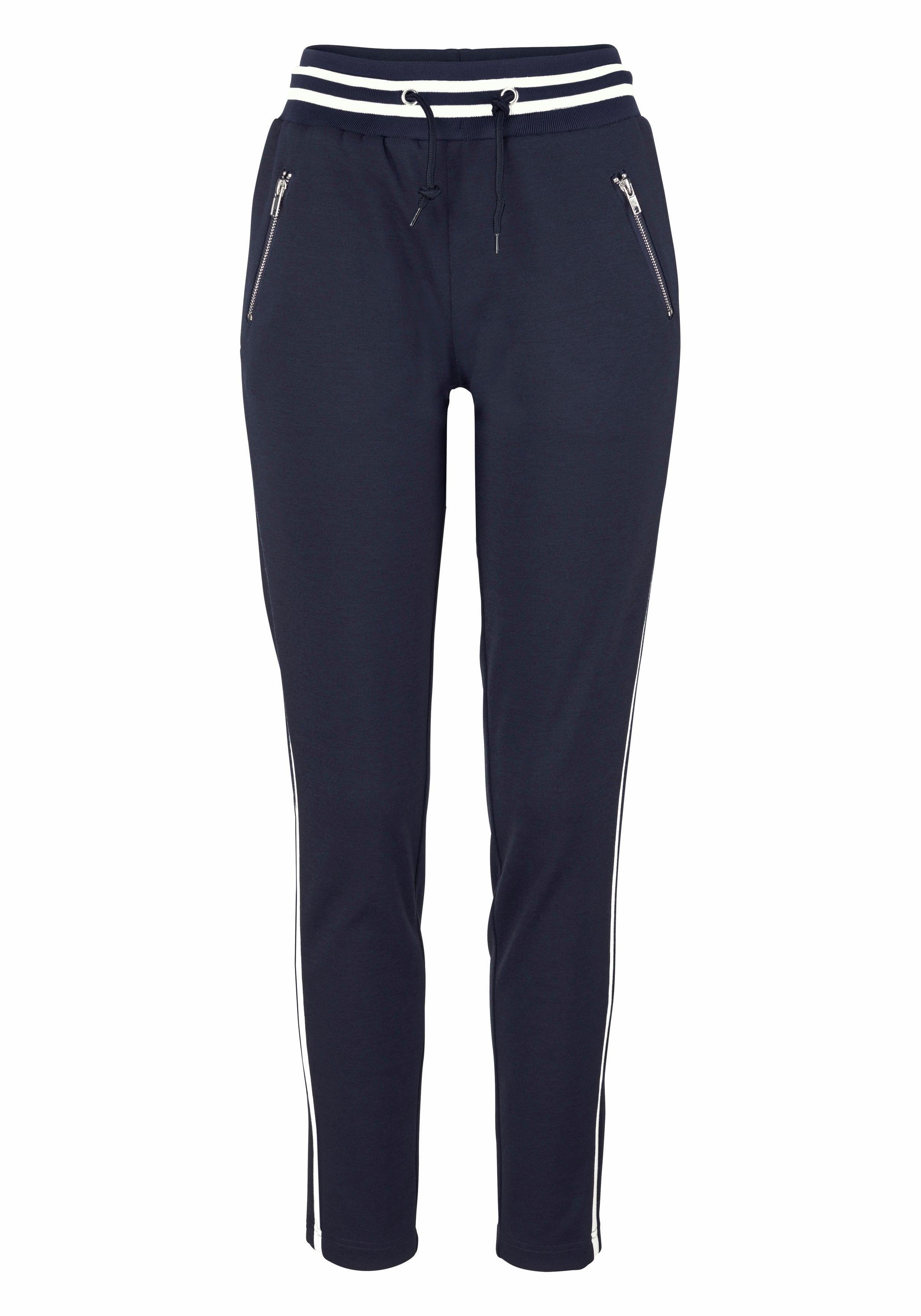 AJC Jogger Pants im trendigem Retro-Design mehr