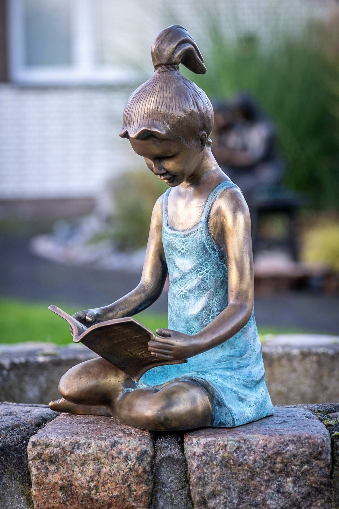 Großes Bronze-Skulptur IDYL IDYL Bronze lesendes Gartenfigur Mädchen,