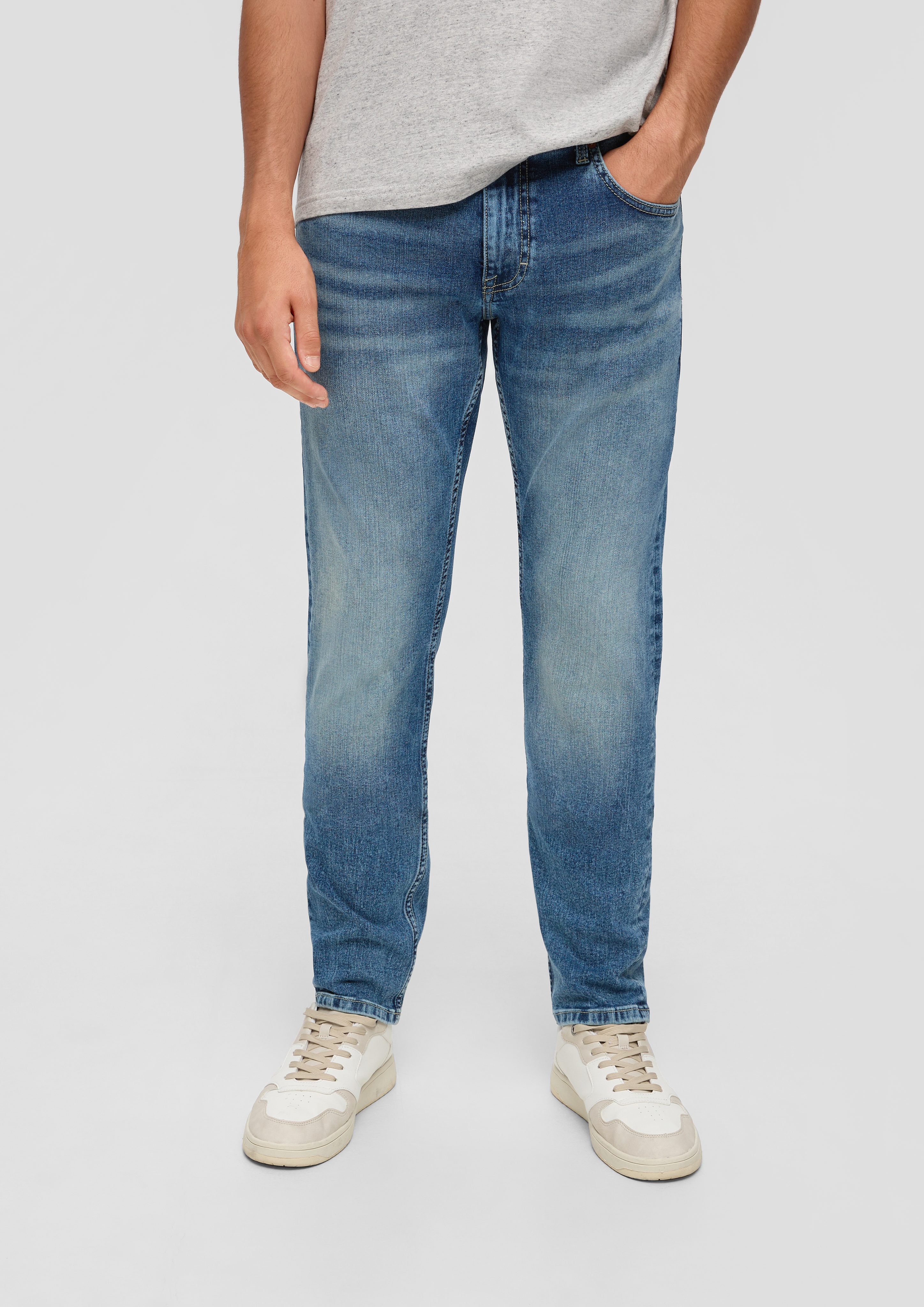 QS Stoffhose Jeans Rick / Slim / Mid / Slim Leg Fit Rise Label-Patch
