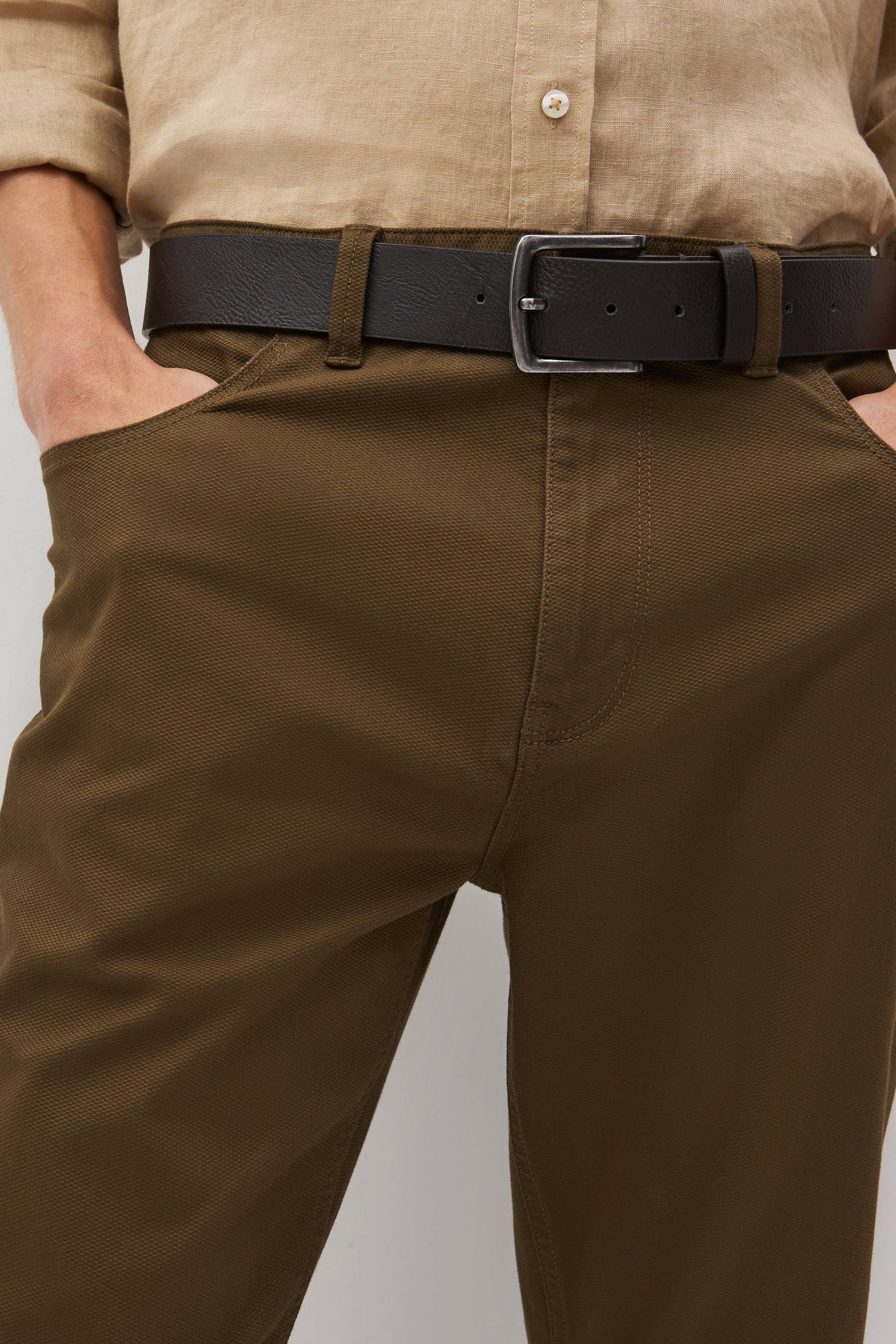 Hose Next Fit und 5 Slim 5-Pocket-Hose Taschen Tan Gürtel Brown (2-tlg) mit