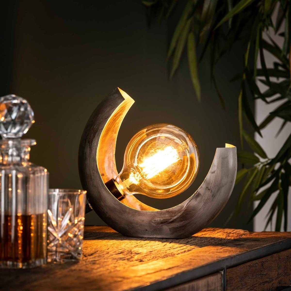 und Akzentbeleuchtung Tischlampe Finish, mit Silber im Schirm Tahoe, Beistelltisch, Tischleuchte 1x als für Style, Kommode Co., LED-Leuchtmittel auf ideal halbmondförmiger E27, geeignet Industrial Leuchtmittel, Liadomo ohne