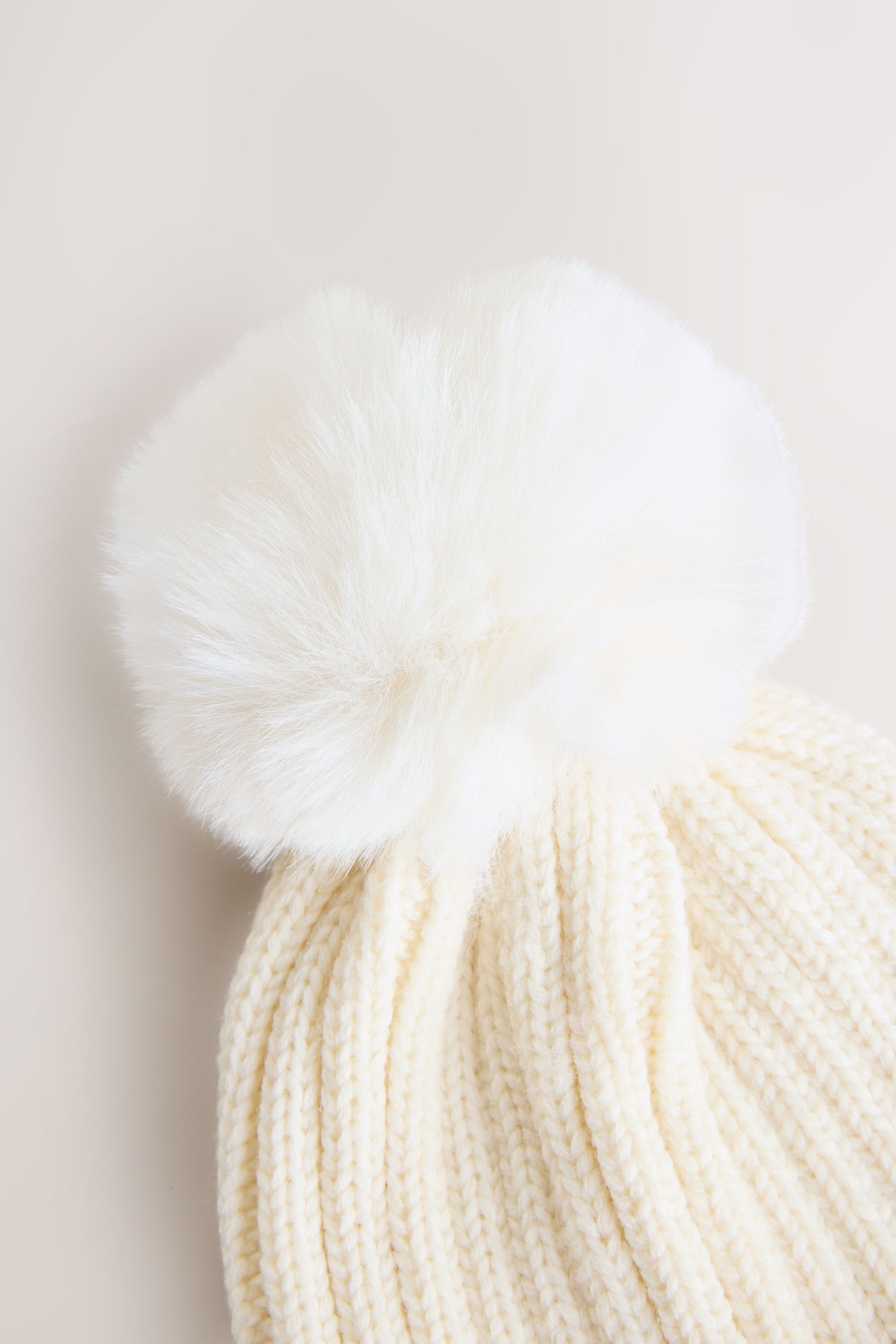 Next Beanie Gerippte Bommelmütze (1-St) günstig online kaufen